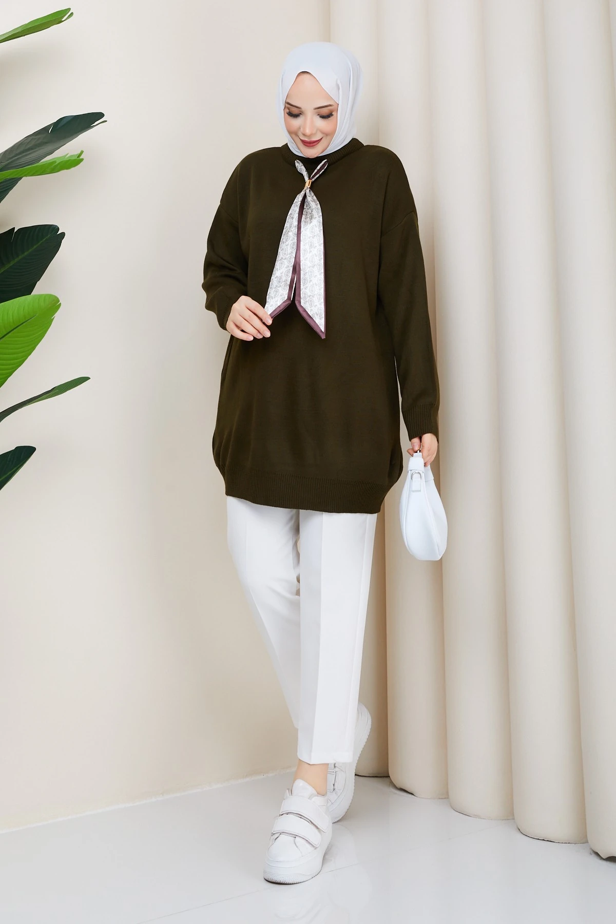 Kadın Bisiklet Yaka Fularlı Triko Tunik