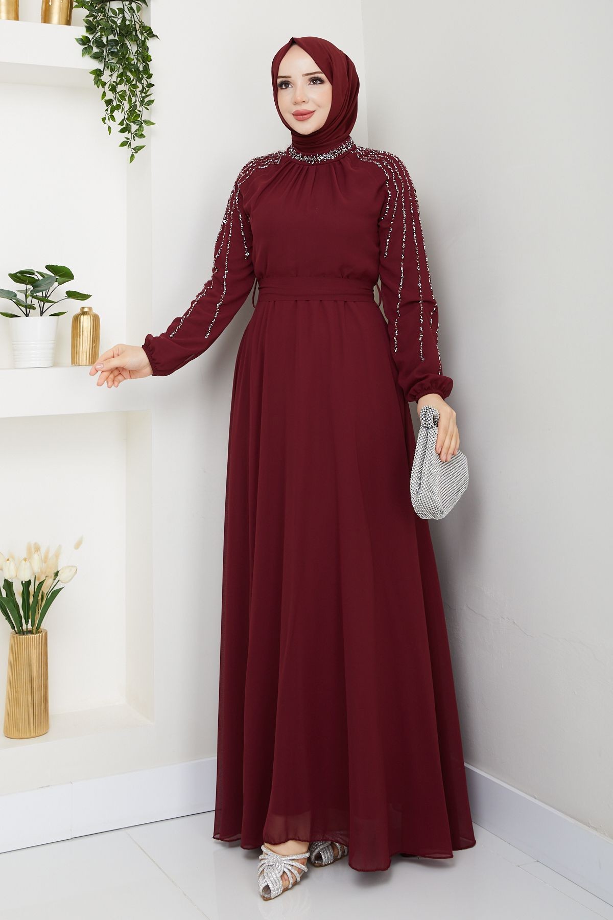 Kadın Kolu Taşlı Astarlı Şifon Elbise