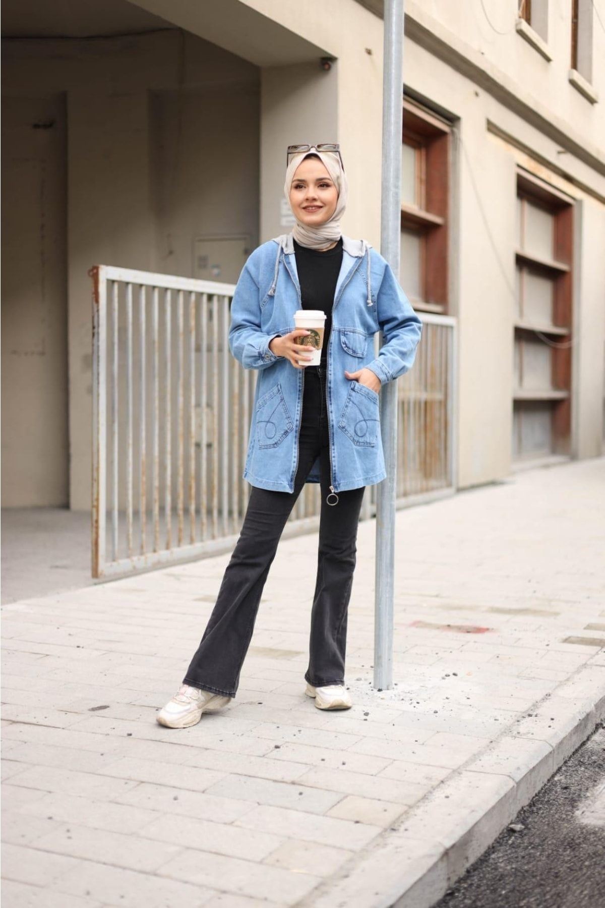 Kadın Mavi Jean Kapüşonlu Kot Ceket