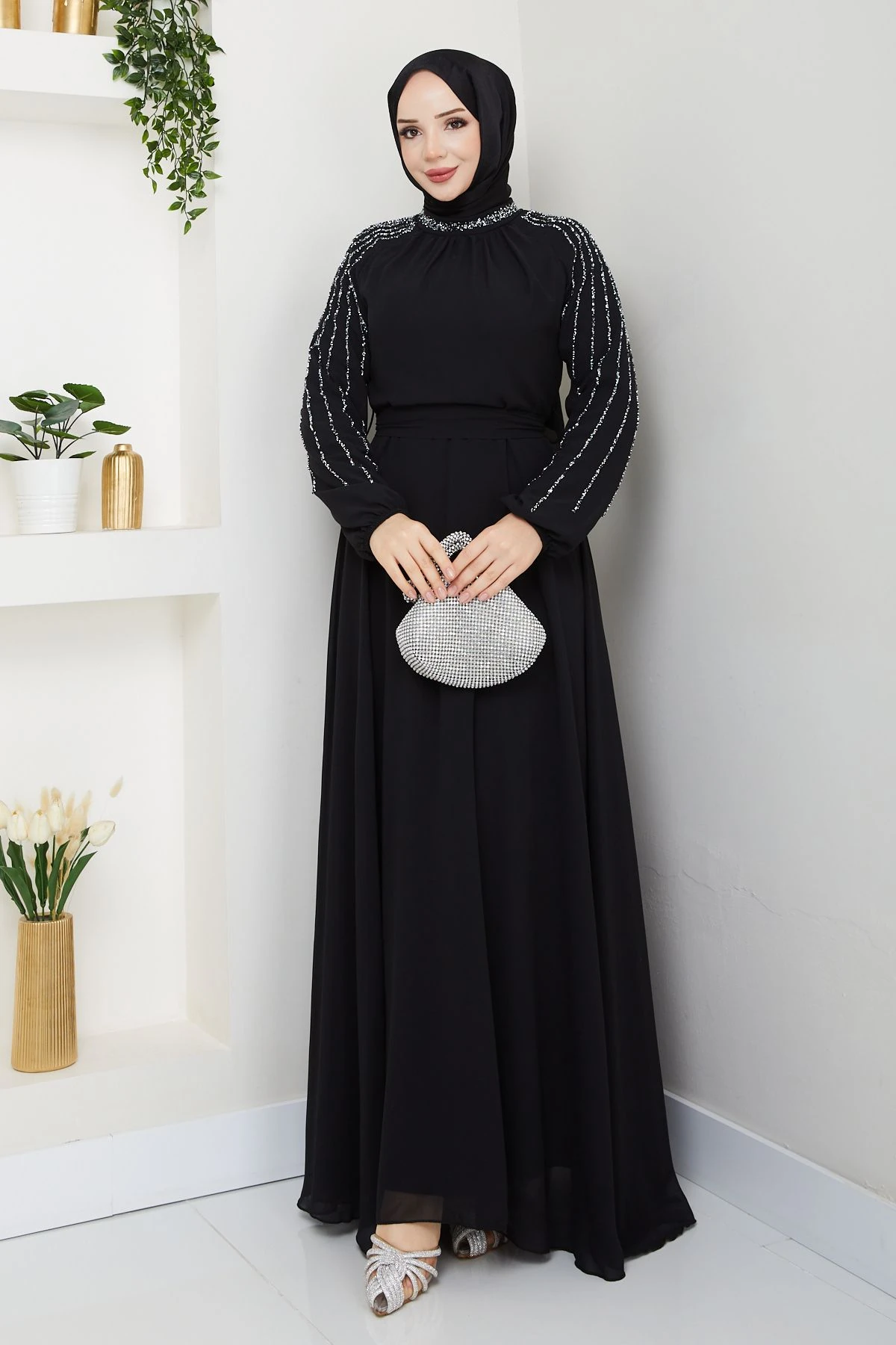 Kadın Kolu Taşlı Astarlı Şifon Elbise