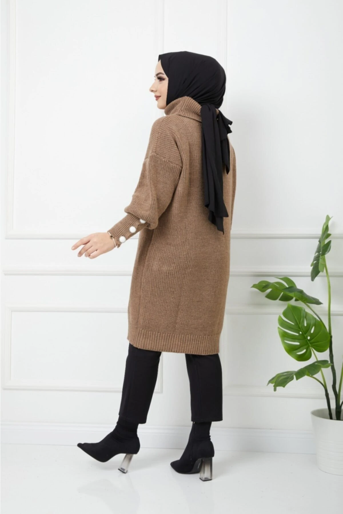 Kadın Kahverengi Boğazlı Triko Kazak