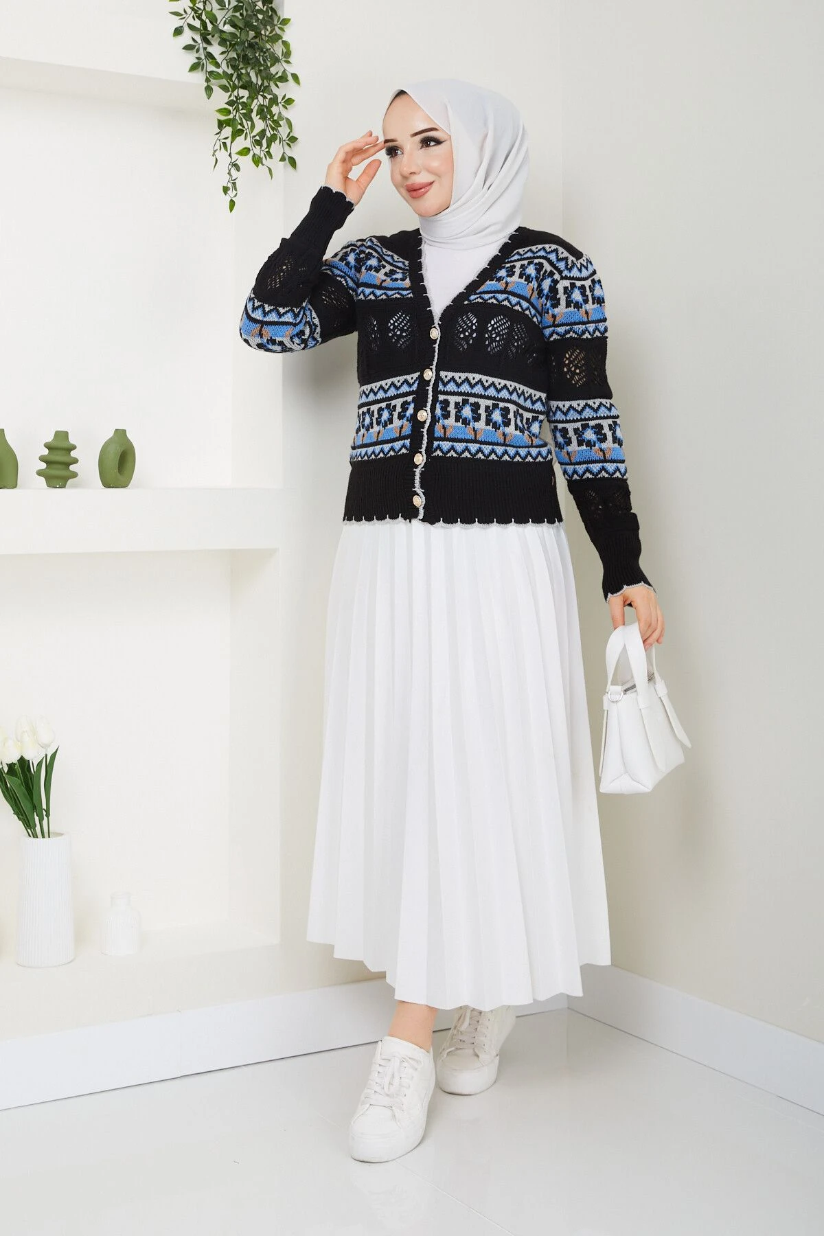 Kadın Ajurlu Renkli Triko Hırka