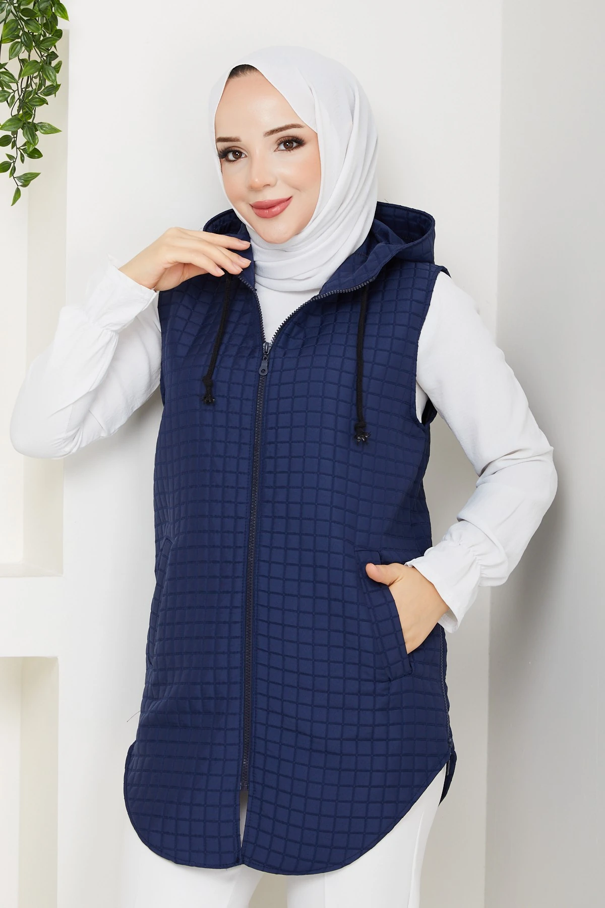 Kadın Yandan Fermuarlı Cepli Kapitone Yelek