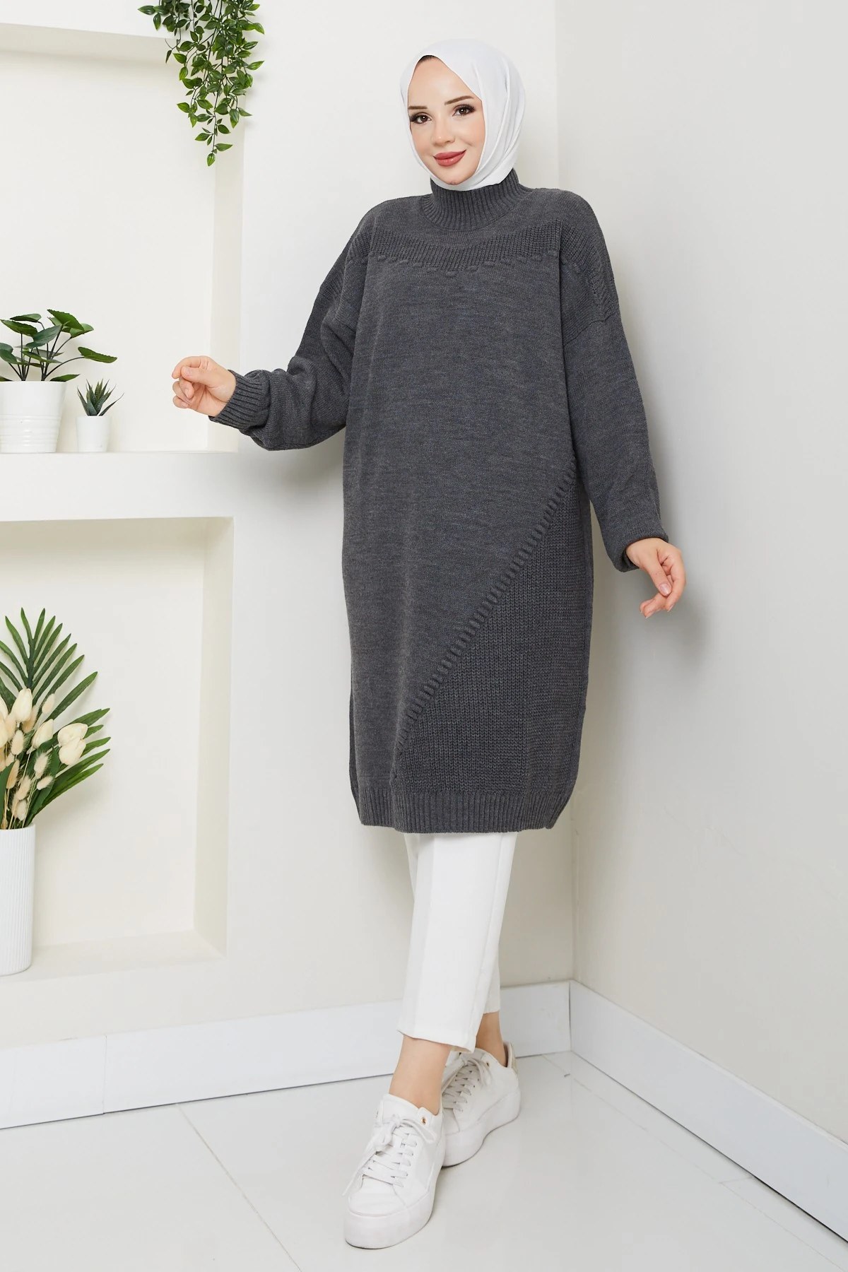 Kadın Yarım Balıkçı Yaka Örgü Detaylı Triko Tunik