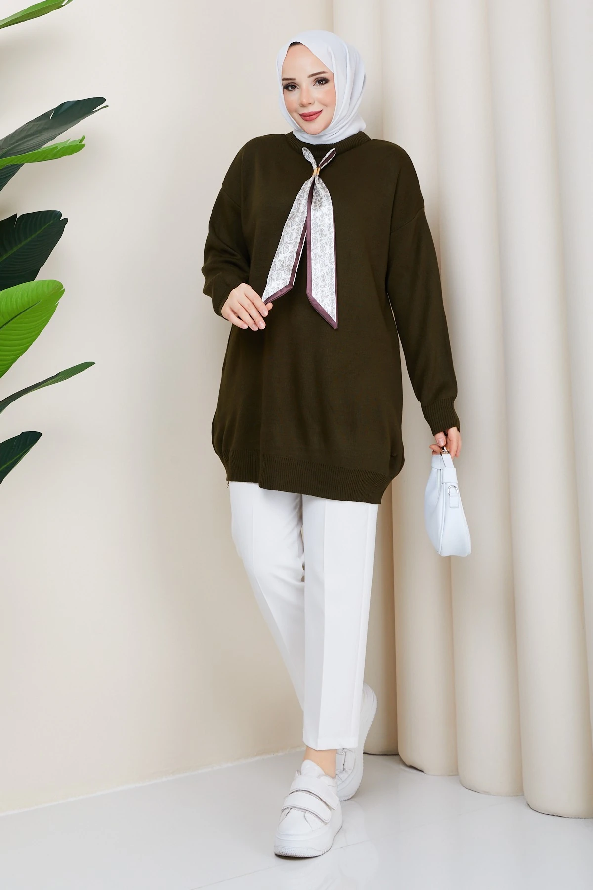 Kadın Bisiklet Yaka Fularlı Triko Tunik