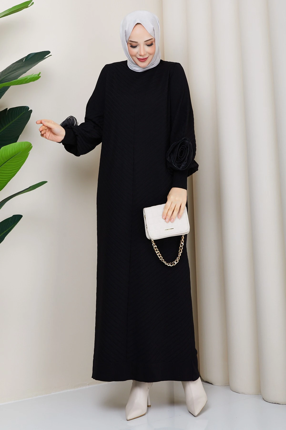 Kadın Kolu Gül Detaylı Merserize Triko Elbise - Si̇yah