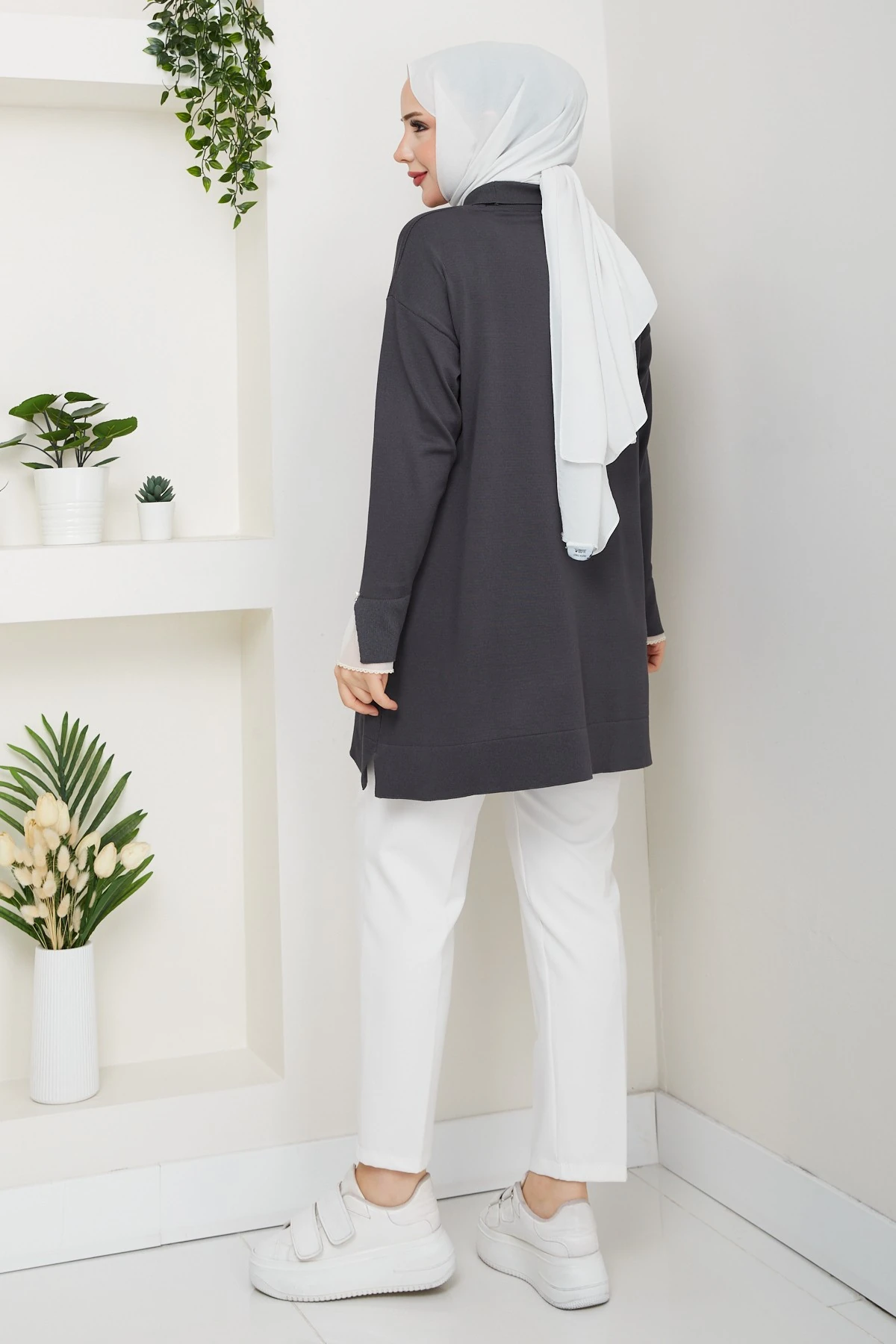 Kadın Kol Ağzı Dantel Detaylı Merserize Triko Tunik