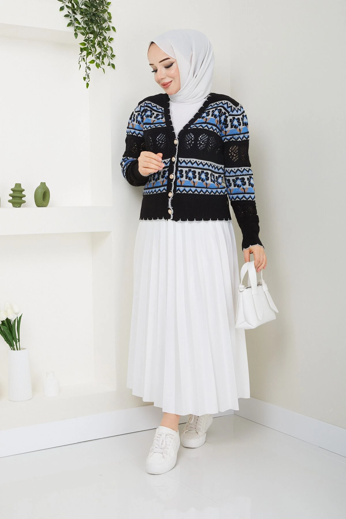 Kadın Ajurlu Renkli Triko Hırka