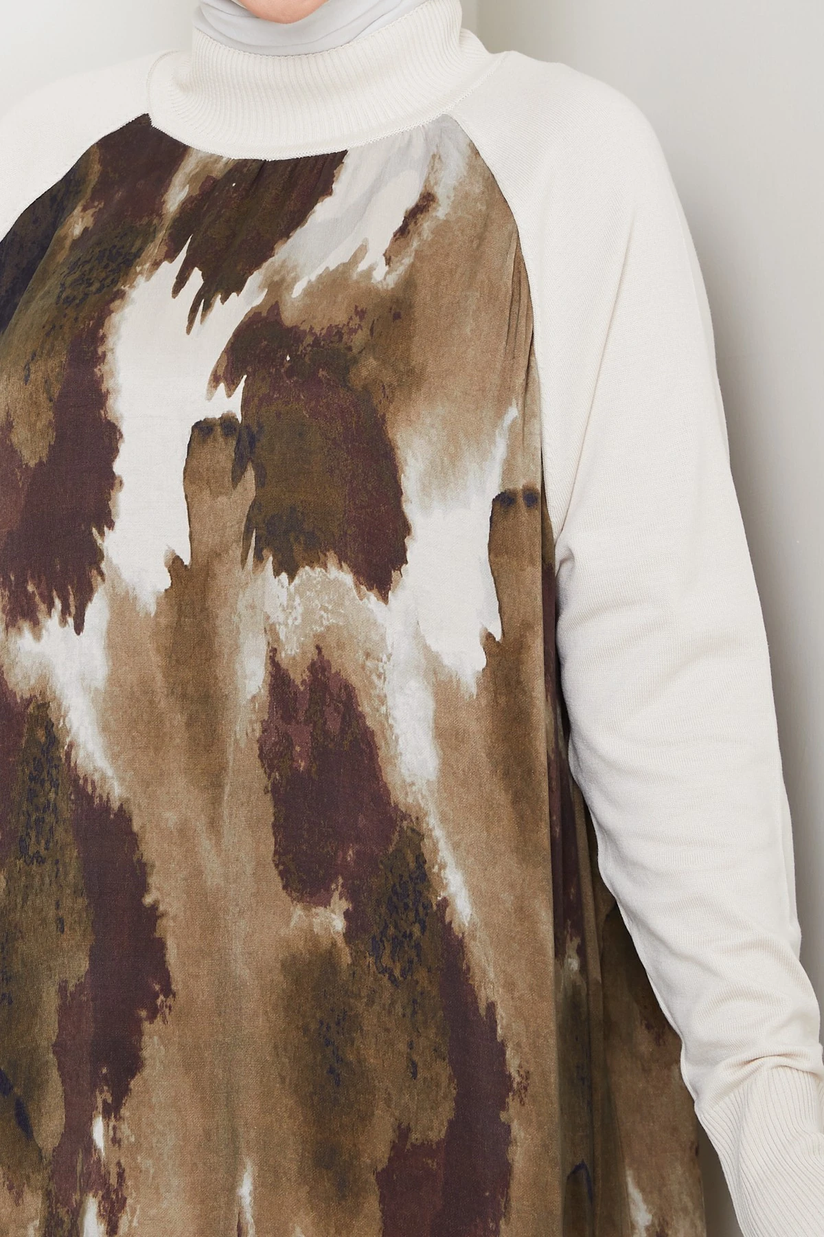 Kadın Yarım Balıkçı Yaka Yandan Fermuarlı İpek Kupra Merserize Tunik