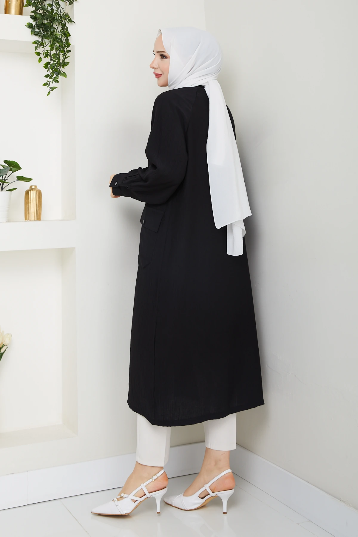 Kadın Cepli Düğme Kapamalı Kap