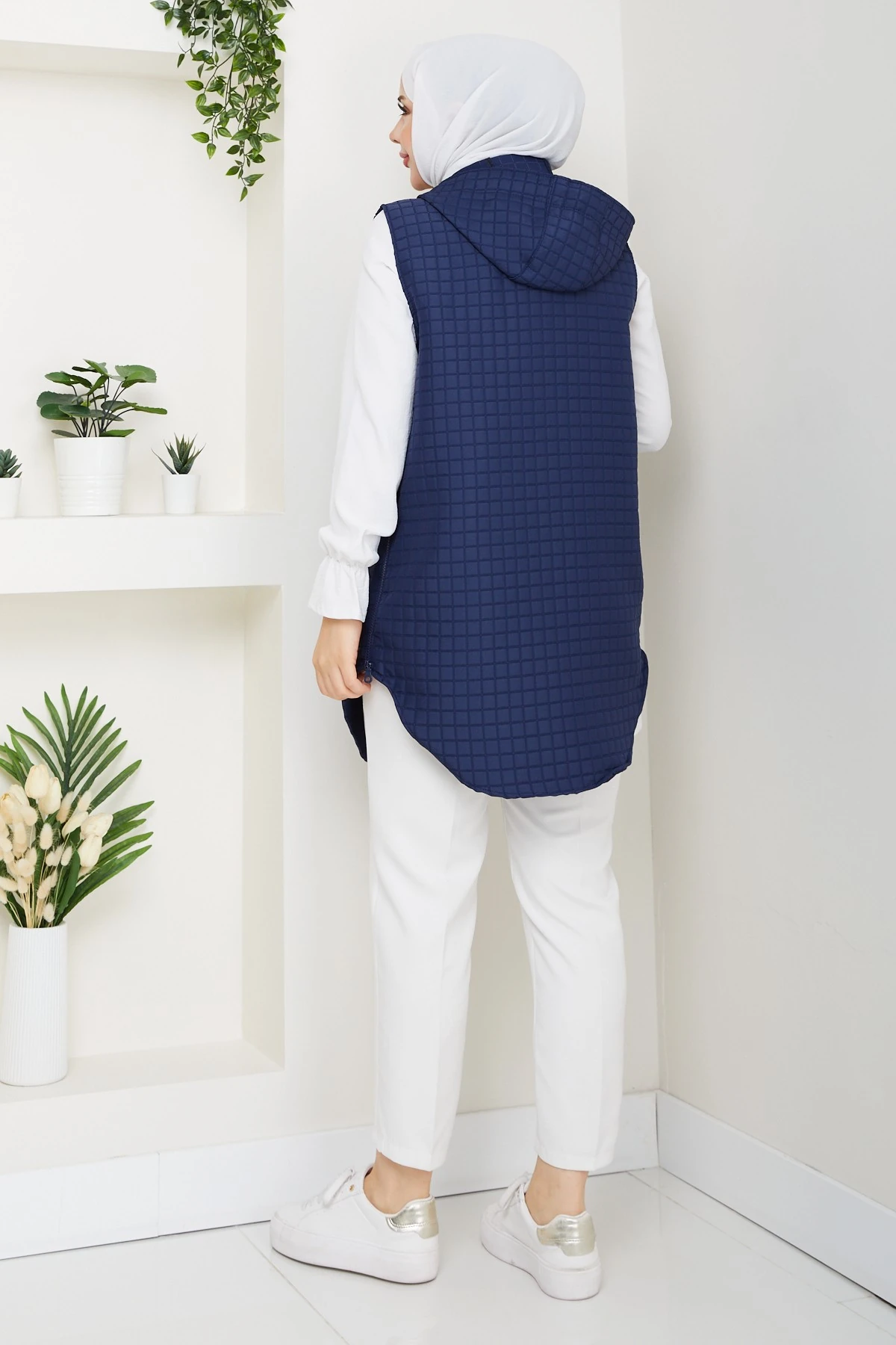 Kadın Yandan Fermuarlı Cepli Kapitone Yelek