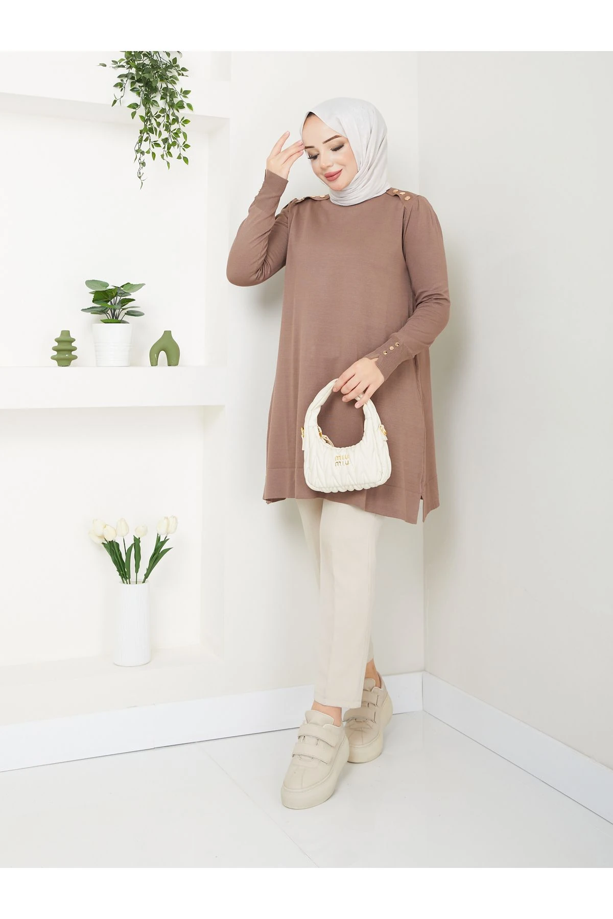 Kadın Omuzdan Apoletli Kol Düğmeli Soğuk İplik Merserize Triko Tunik