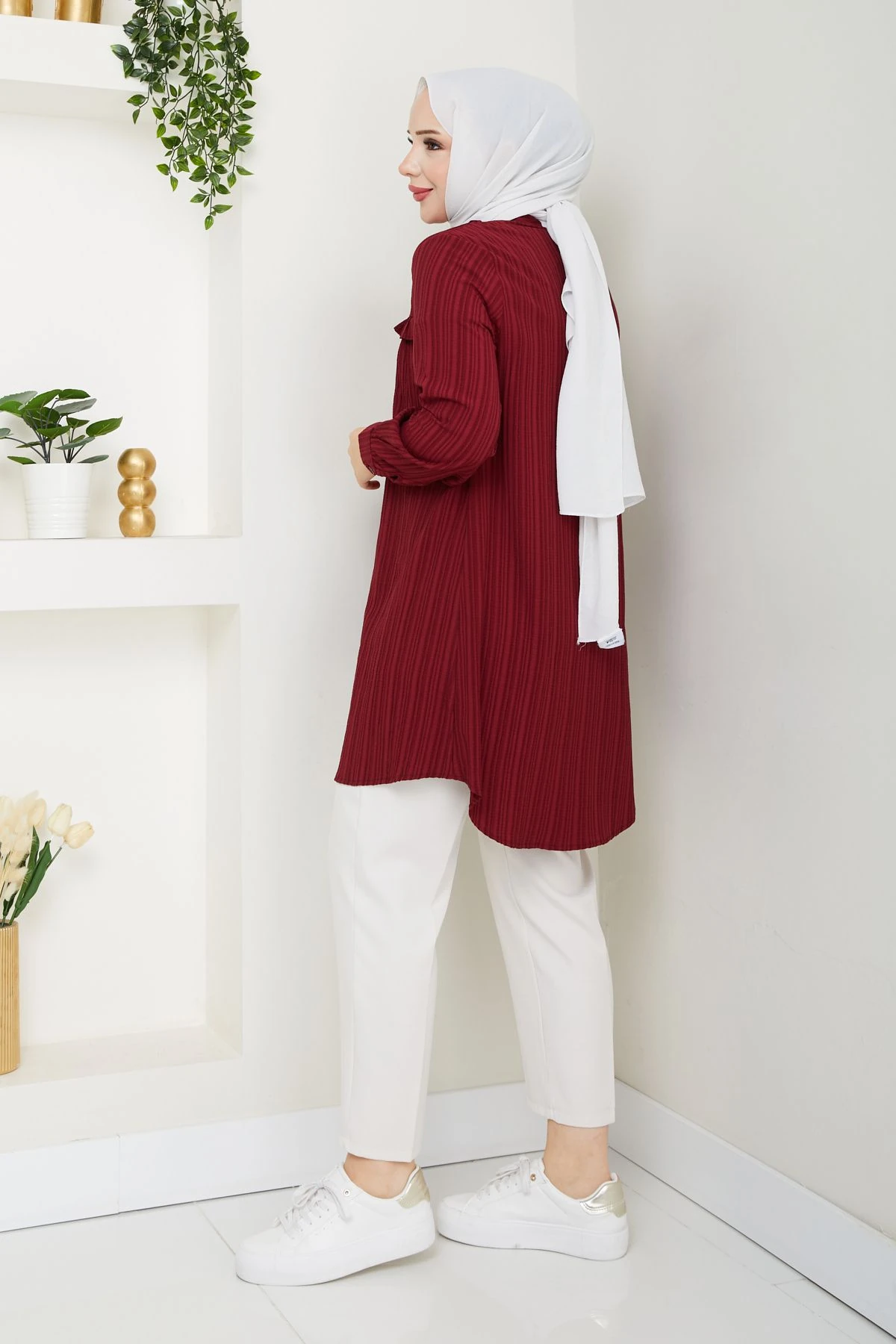 Kadın Yaka Detaylı Fırfırlı Robalı Gömlek