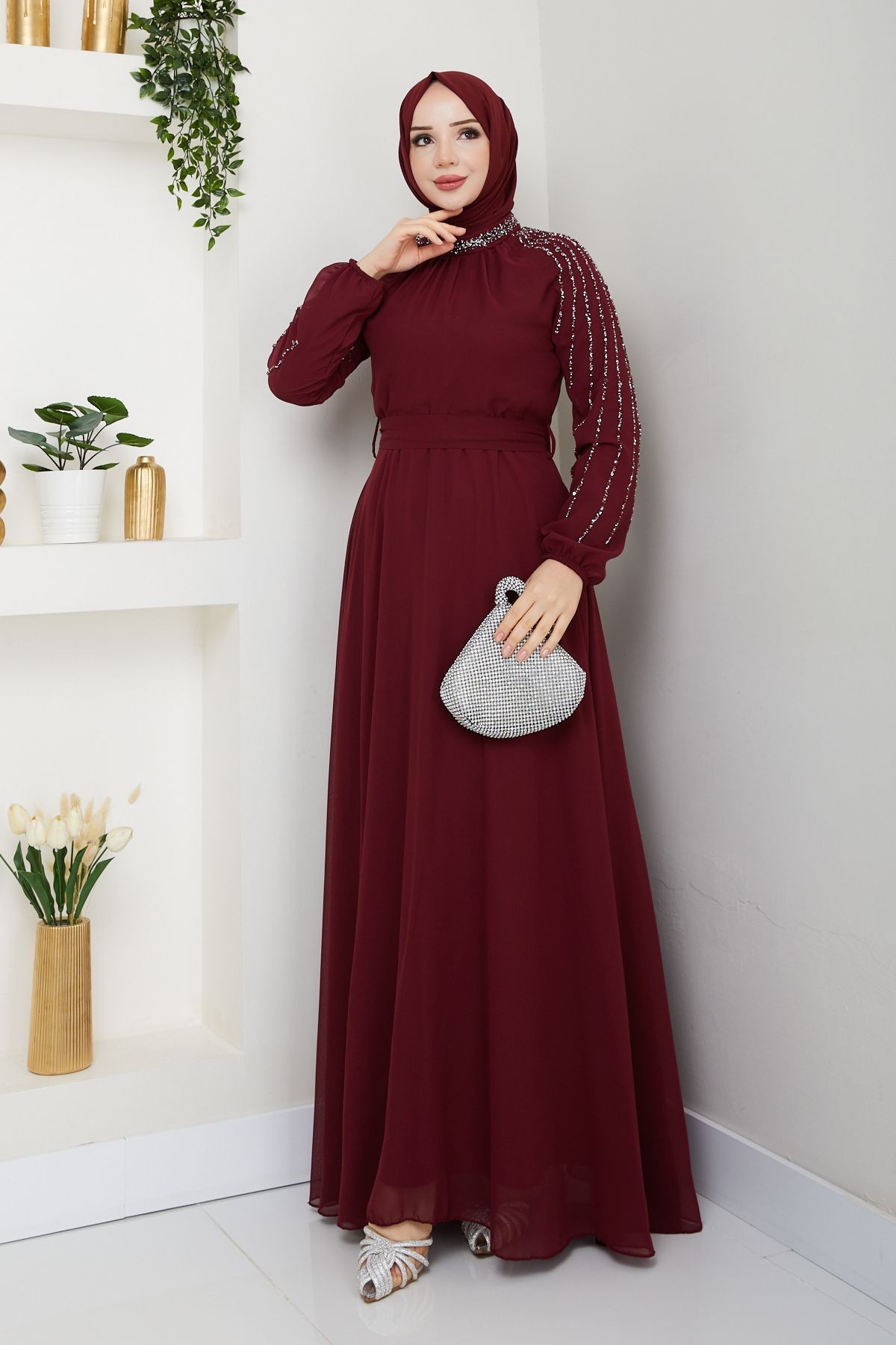 Kadın Kolu Taşlı Astarlı Şifon Elbise