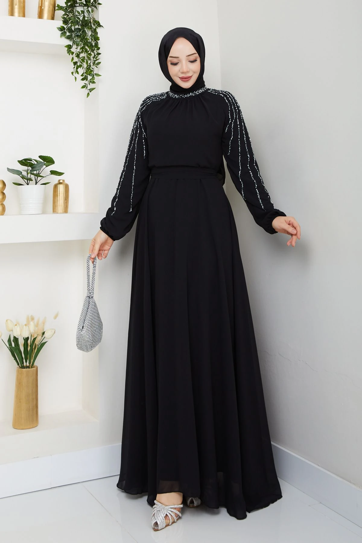 Kadın Kolu Taşlı Astarlı Şifon Elbise