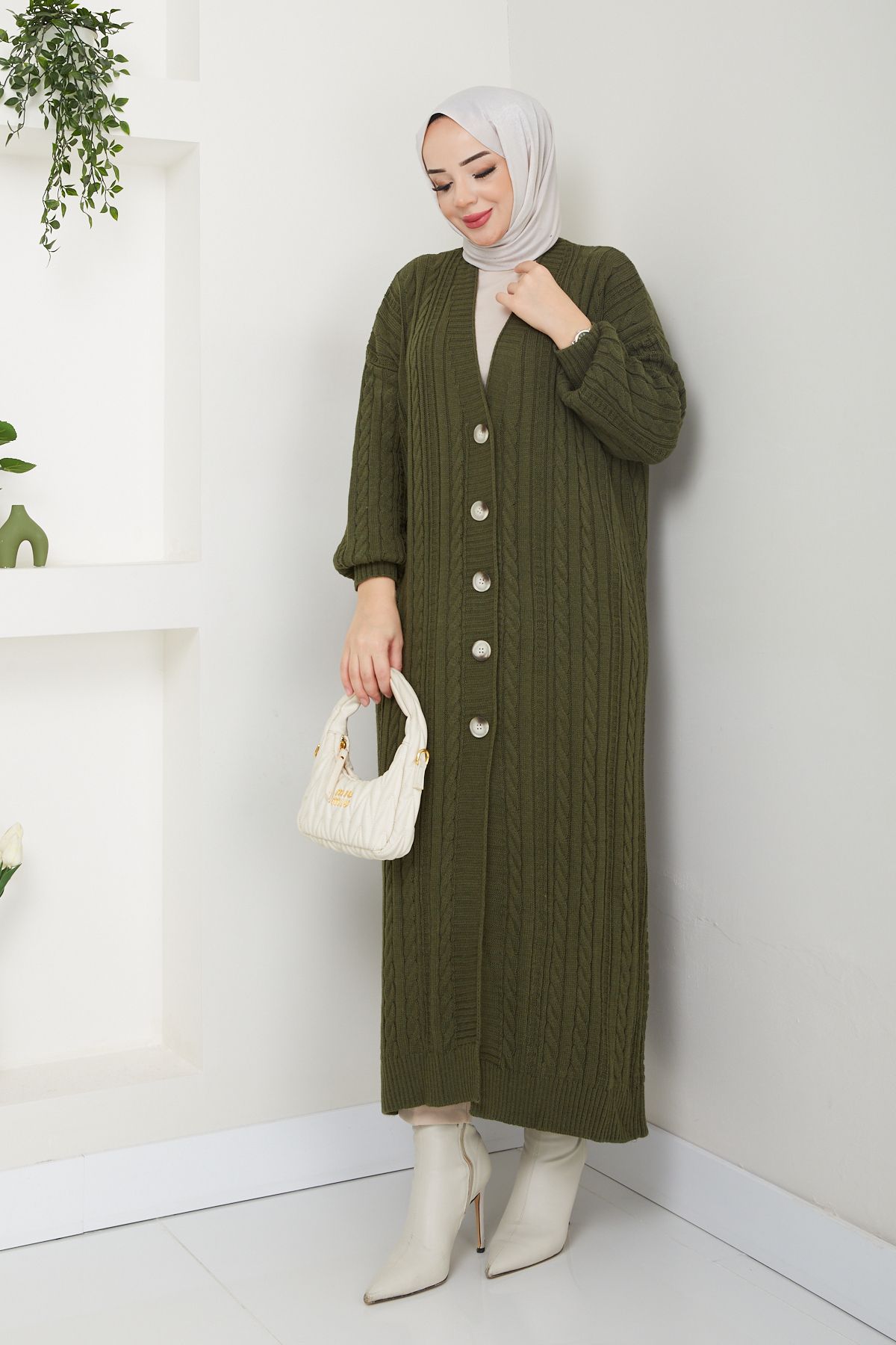 Kadın Balon Kol Düğme Kapamalı Uzun Triko Hırka