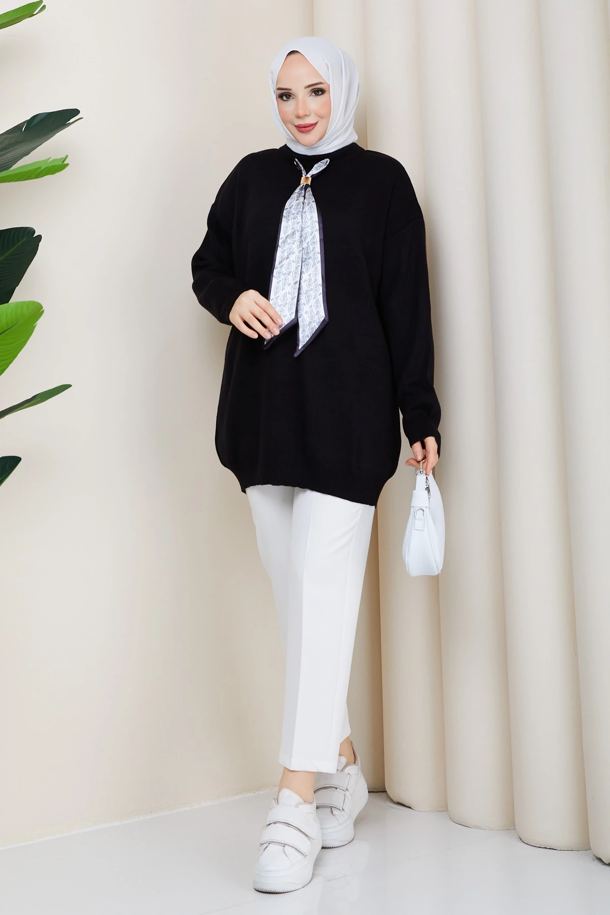 Kadın Bisiklet Yaka Fularlı Triko Tunik - Si̇yah