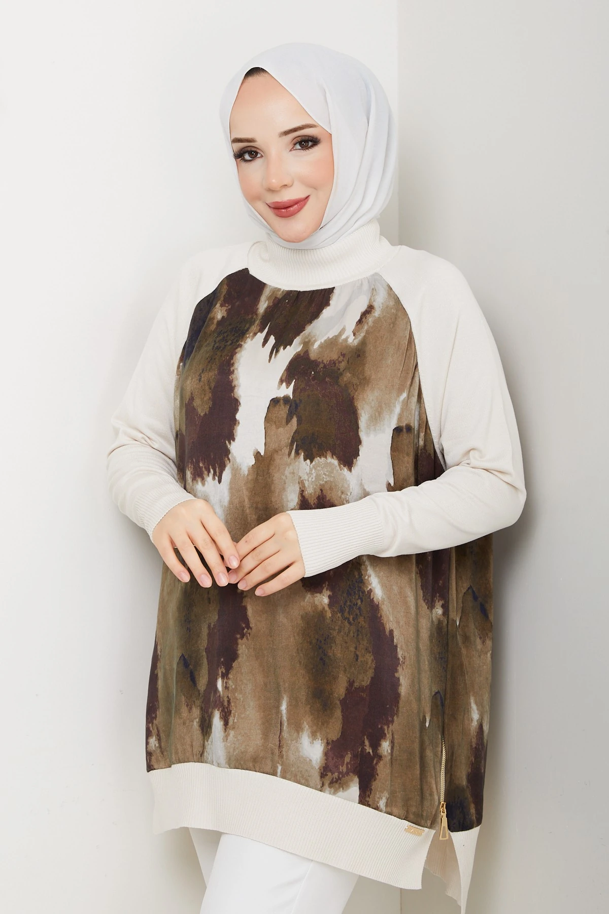 Kadın Yarım Balıkçı Yaka Yandan Fermuarlı İpek Kupra Merserize Tunik