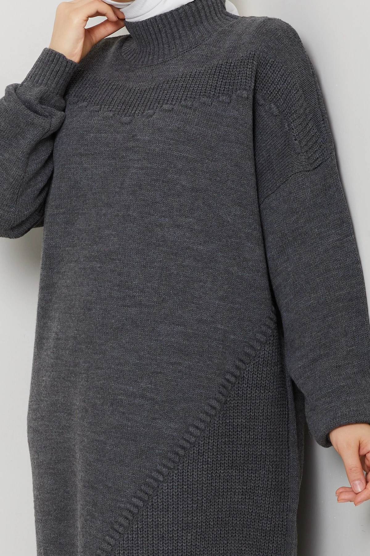 Kadın Yarım Balıkçı Yaka Örgü Detaylı Triko Tunik