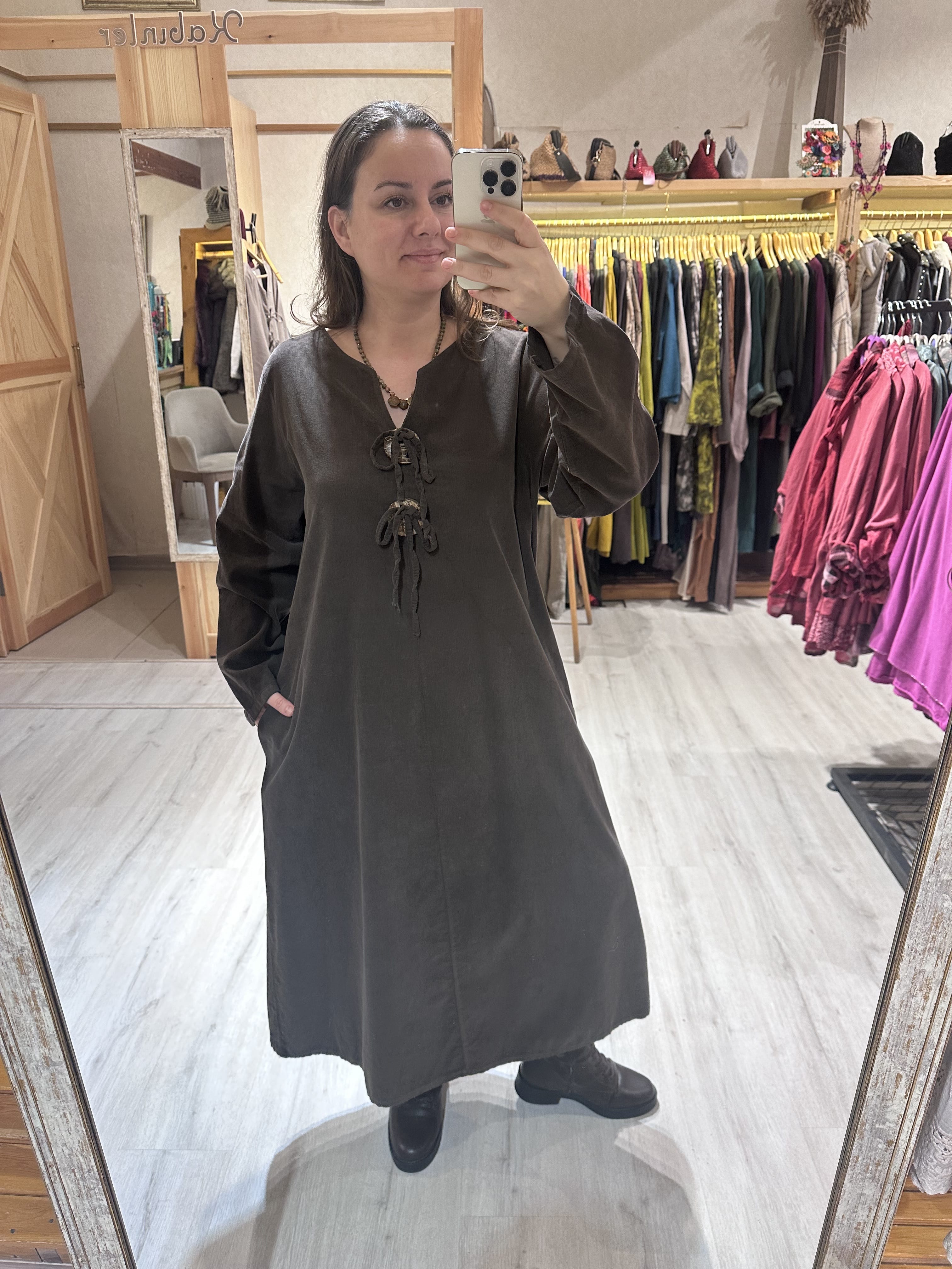 Büyük Düğme Detay İtalyan Kadife Elbise 24202 - Kahve