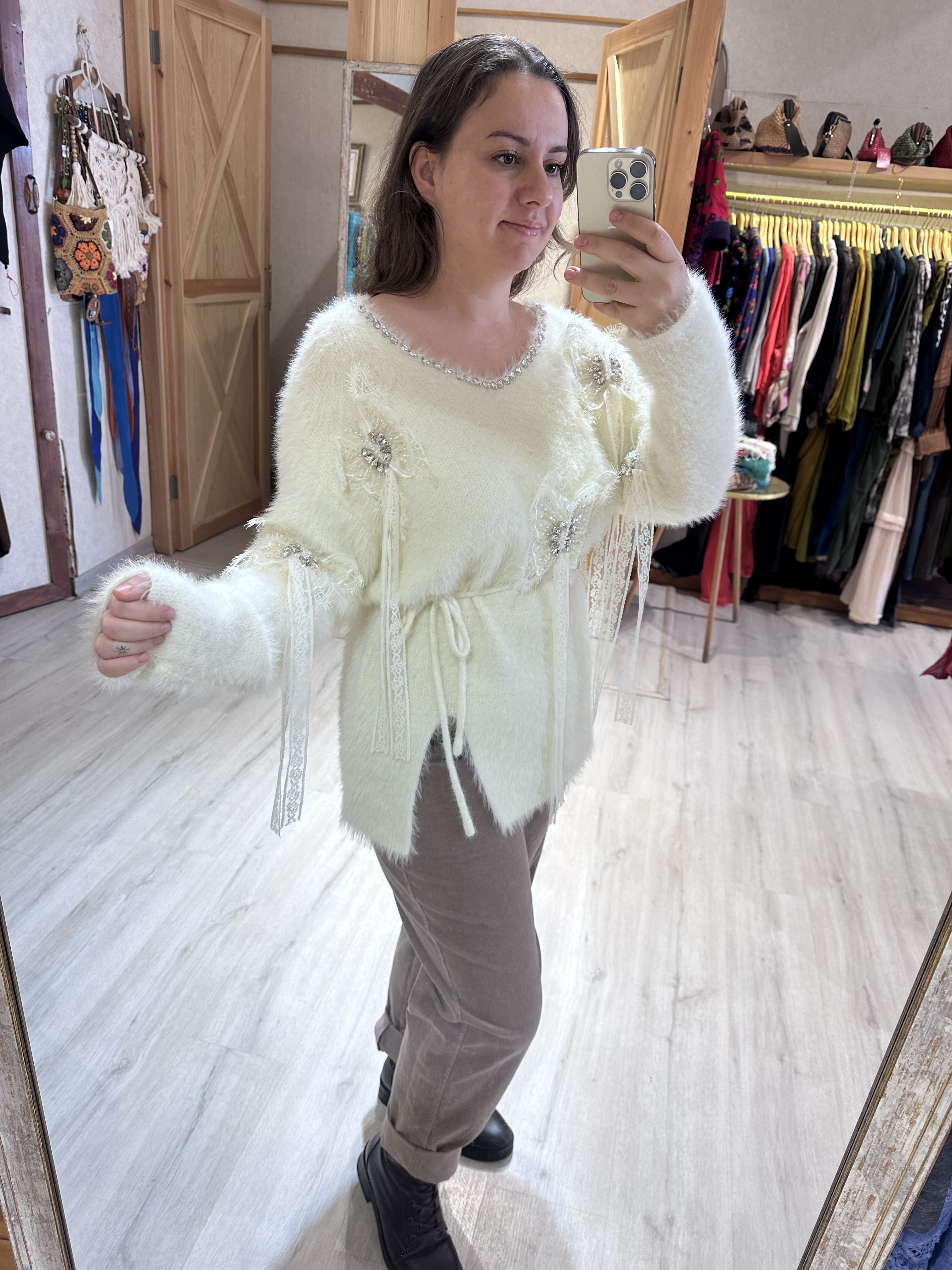 Kelebek Taşlı Kürklü Kazak DP019