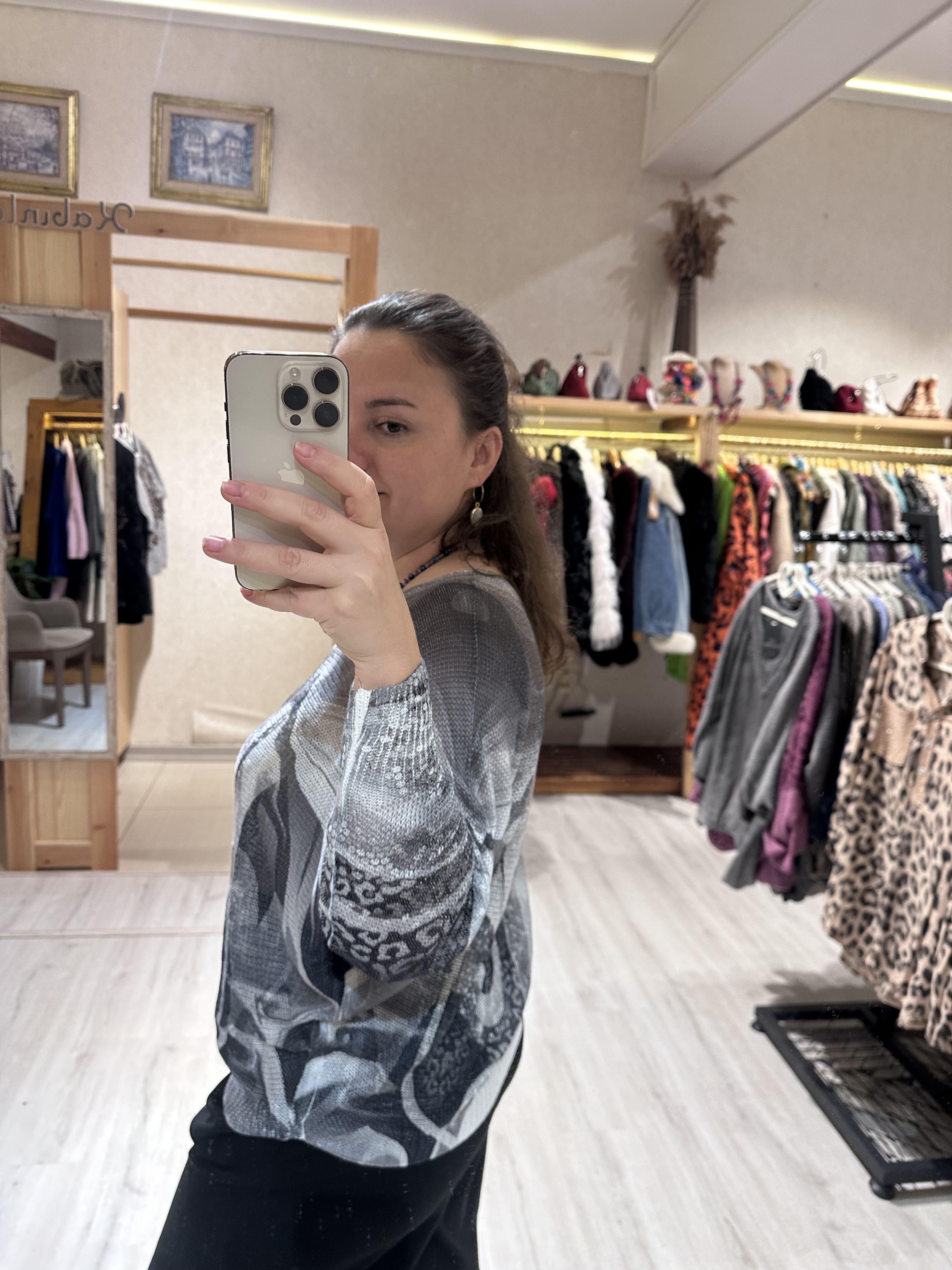 Yaldızlı Sembol Desen Bluz 52000-11