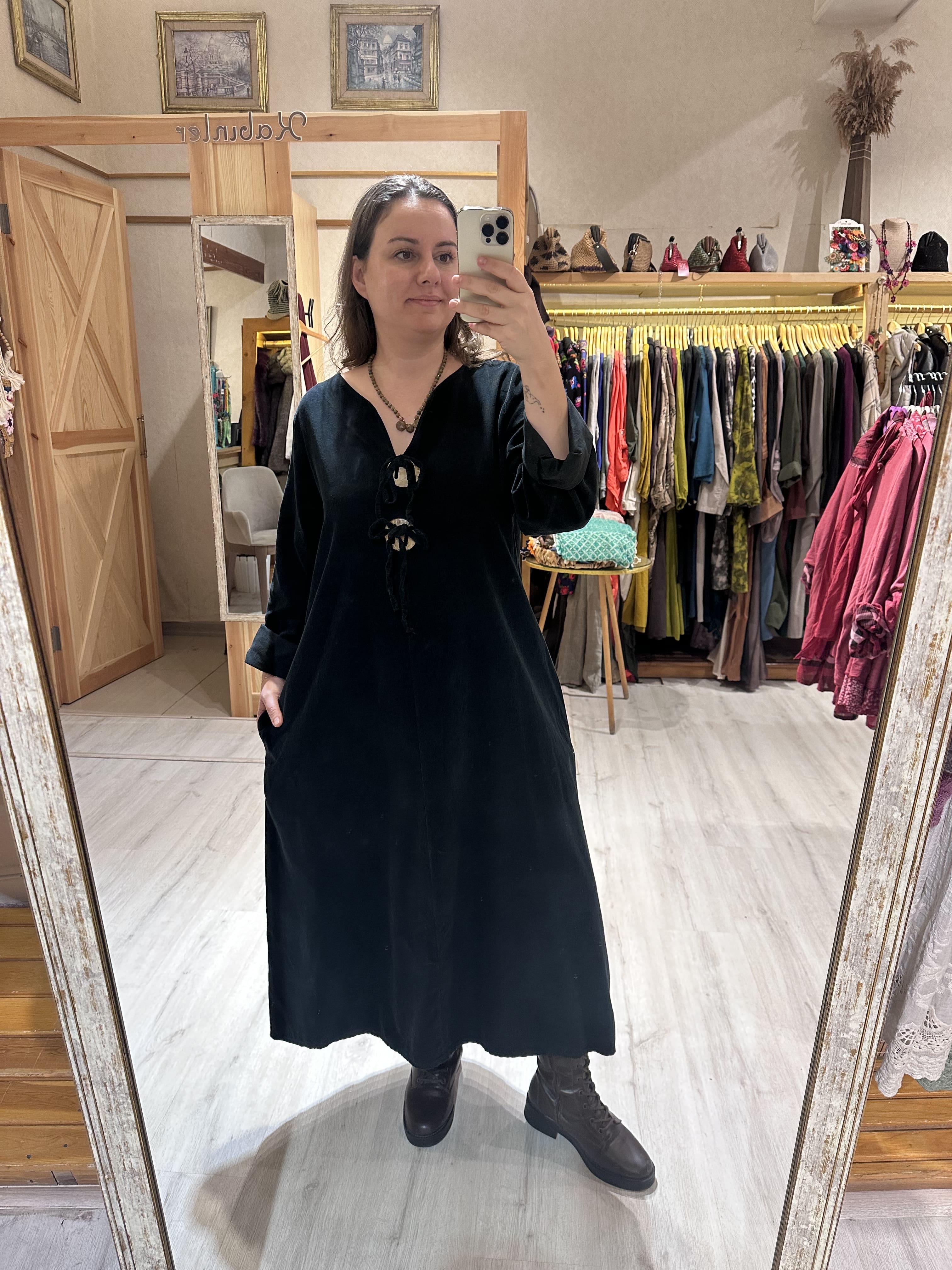 Büyük Düğme Detay İtalyan Kadife Elbise 24202 - Siyah