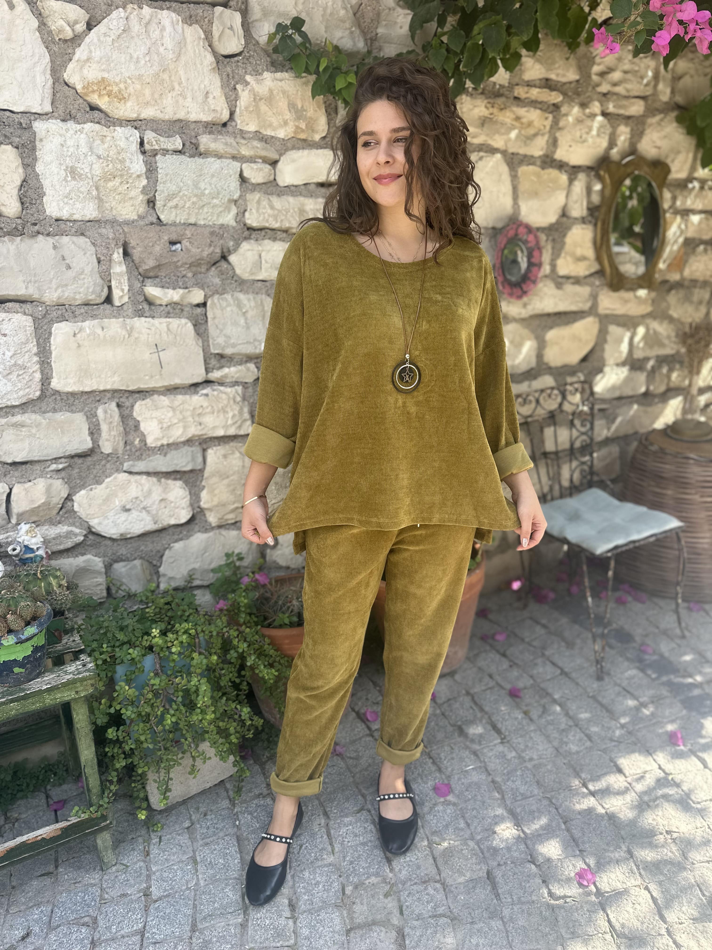 Düz Desen Kolyeli Kadife Takım  - Yağ Yeşili