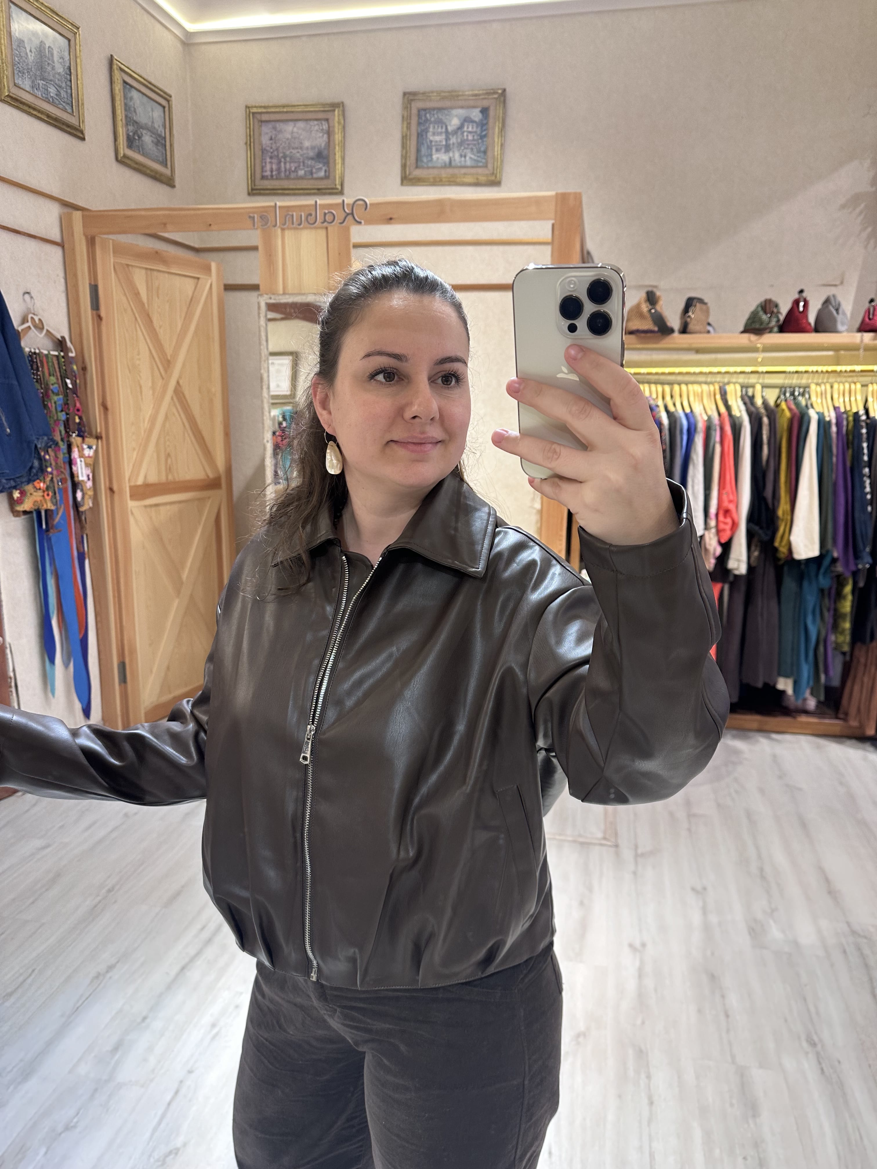 Düz Desen Fermuarlı Deri Ceket MD0045