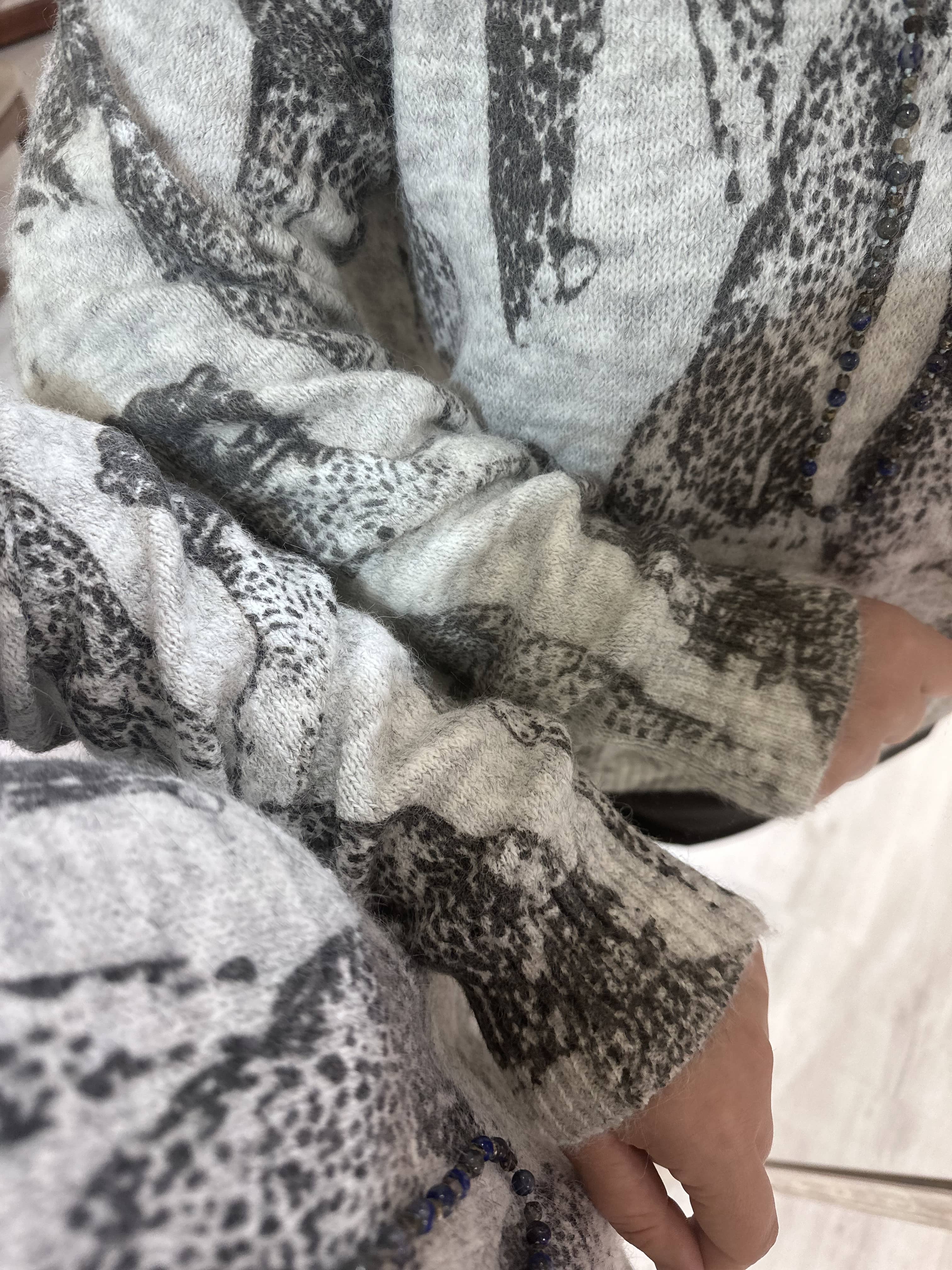 Leopar Baskılı Yünlü Kazak J829