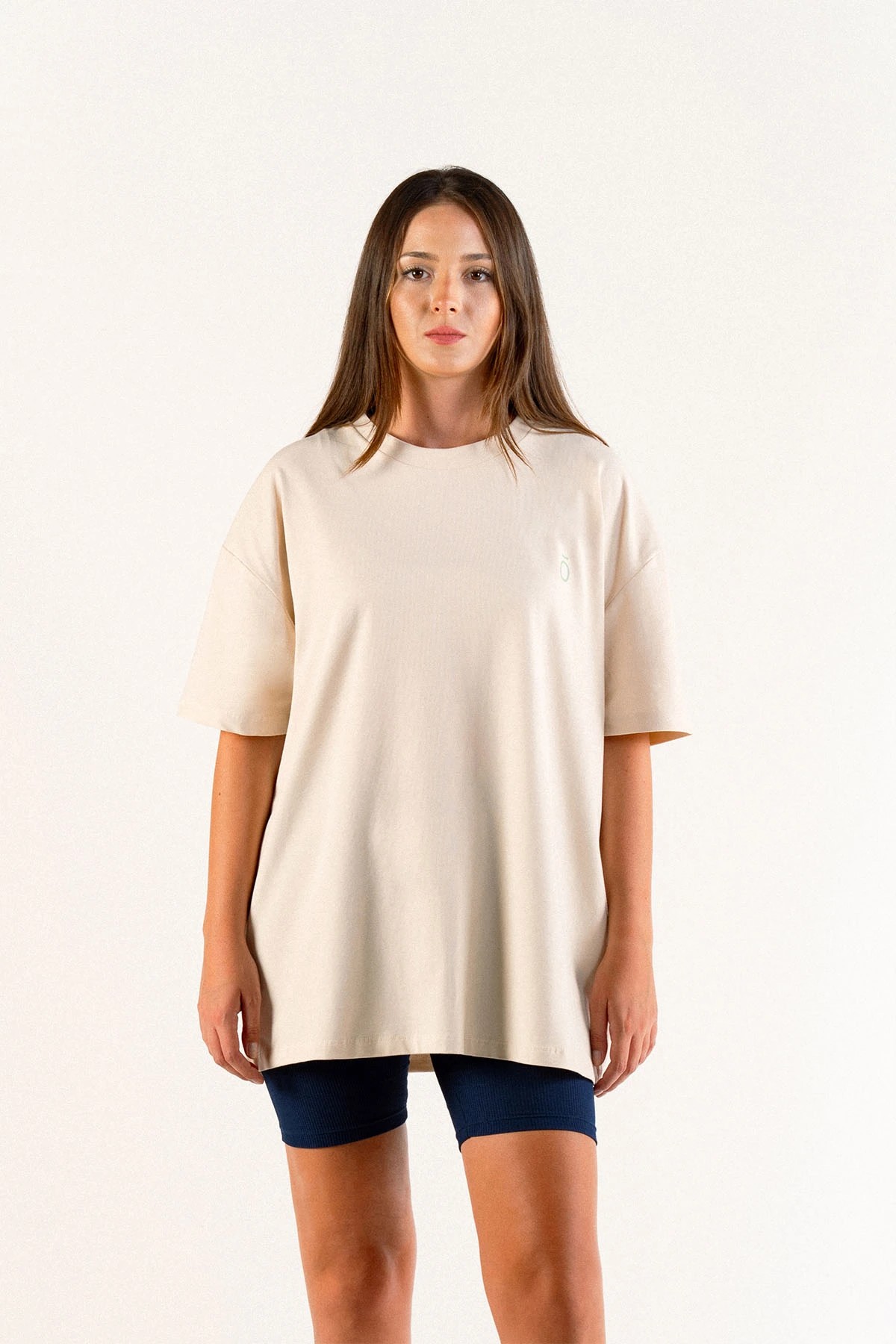  Oversize Basic Taş Göğüs Baskılı Unisex Tshirt