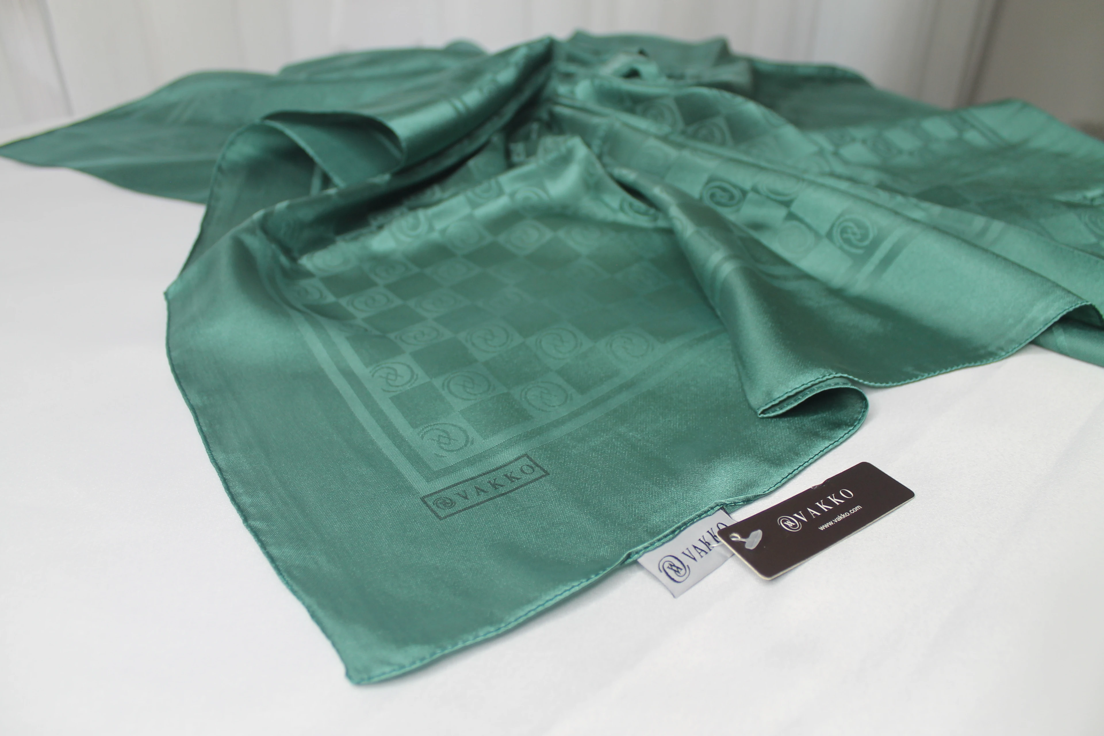 ZÜMRÜT YEŞİLİ EŞARP