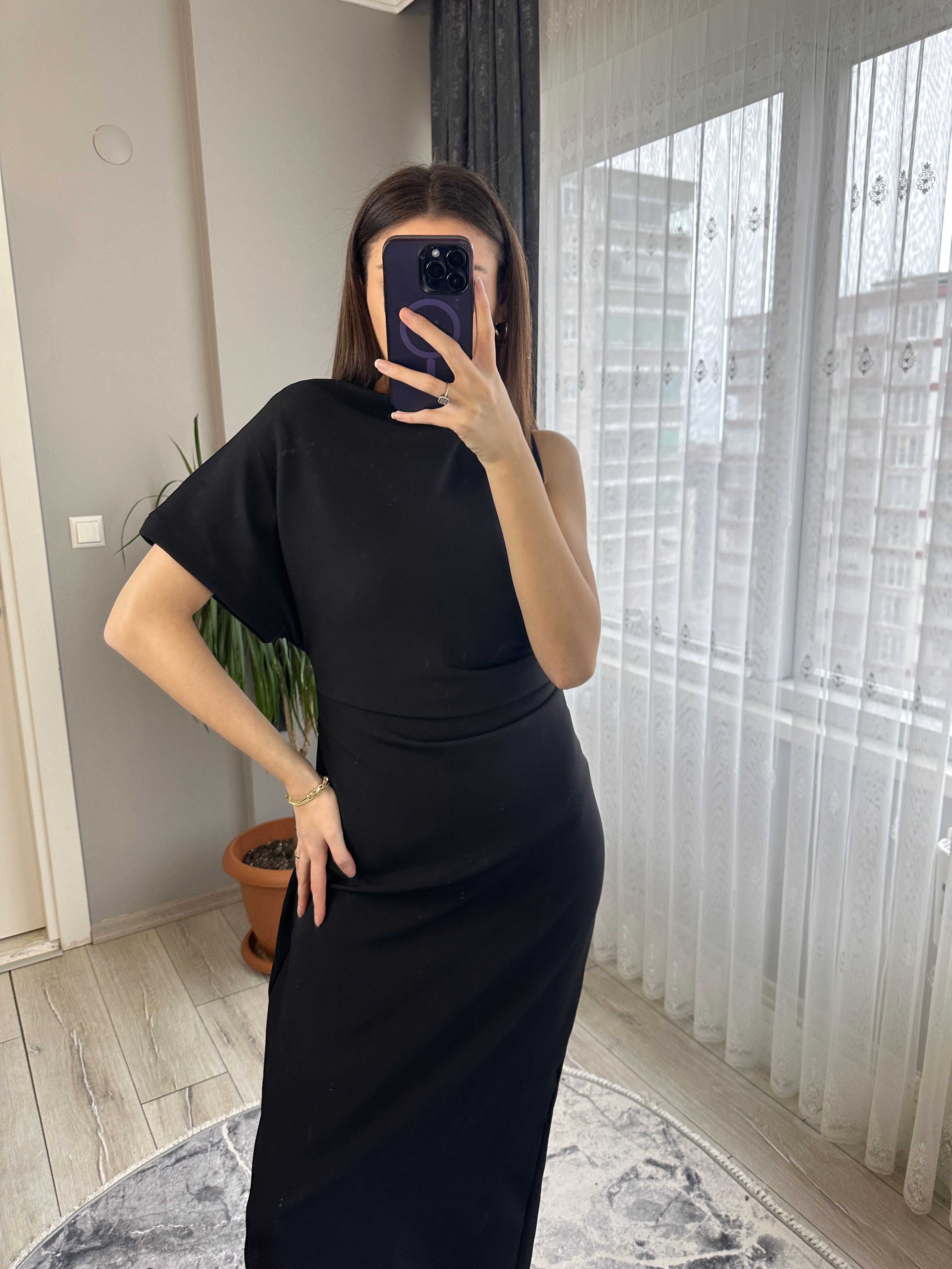 Yırtmaçlı Elbise