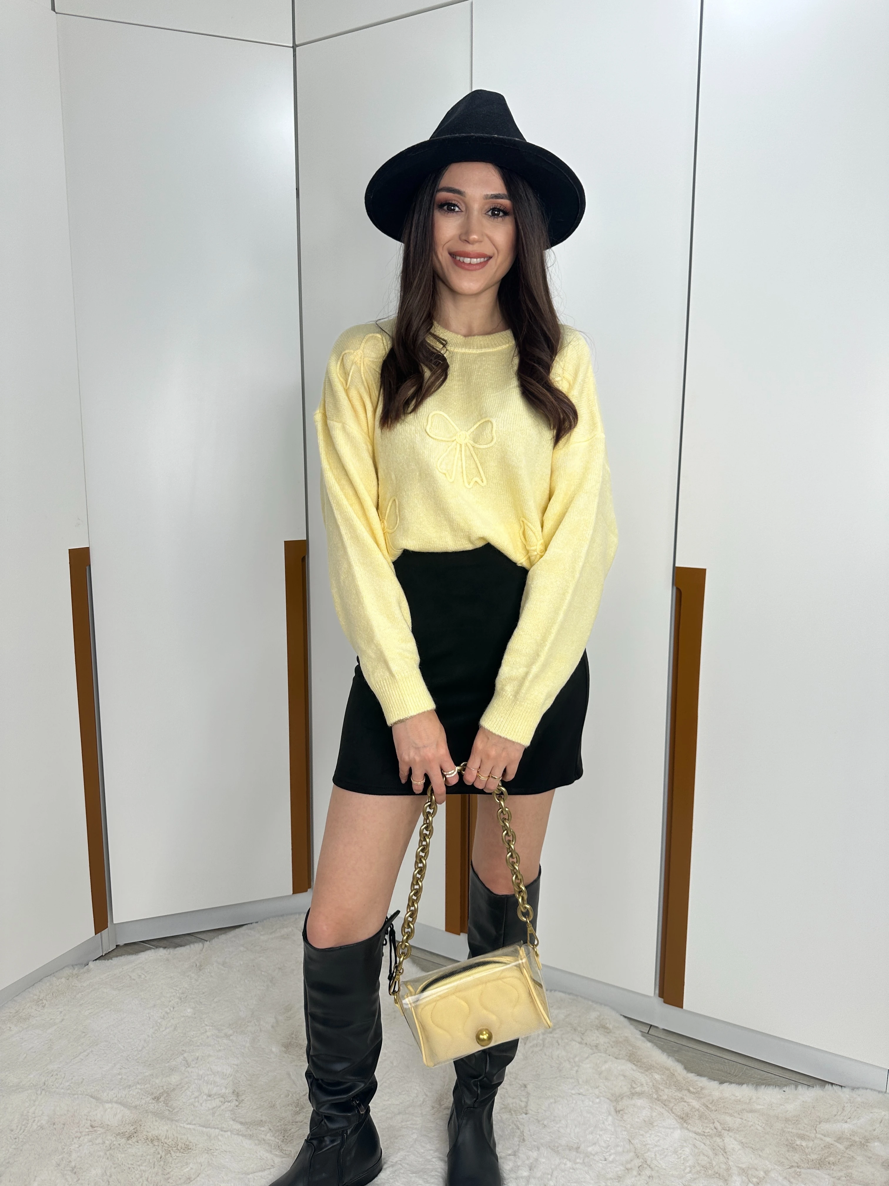 Fiyonk Detaylı Triko Kazak 