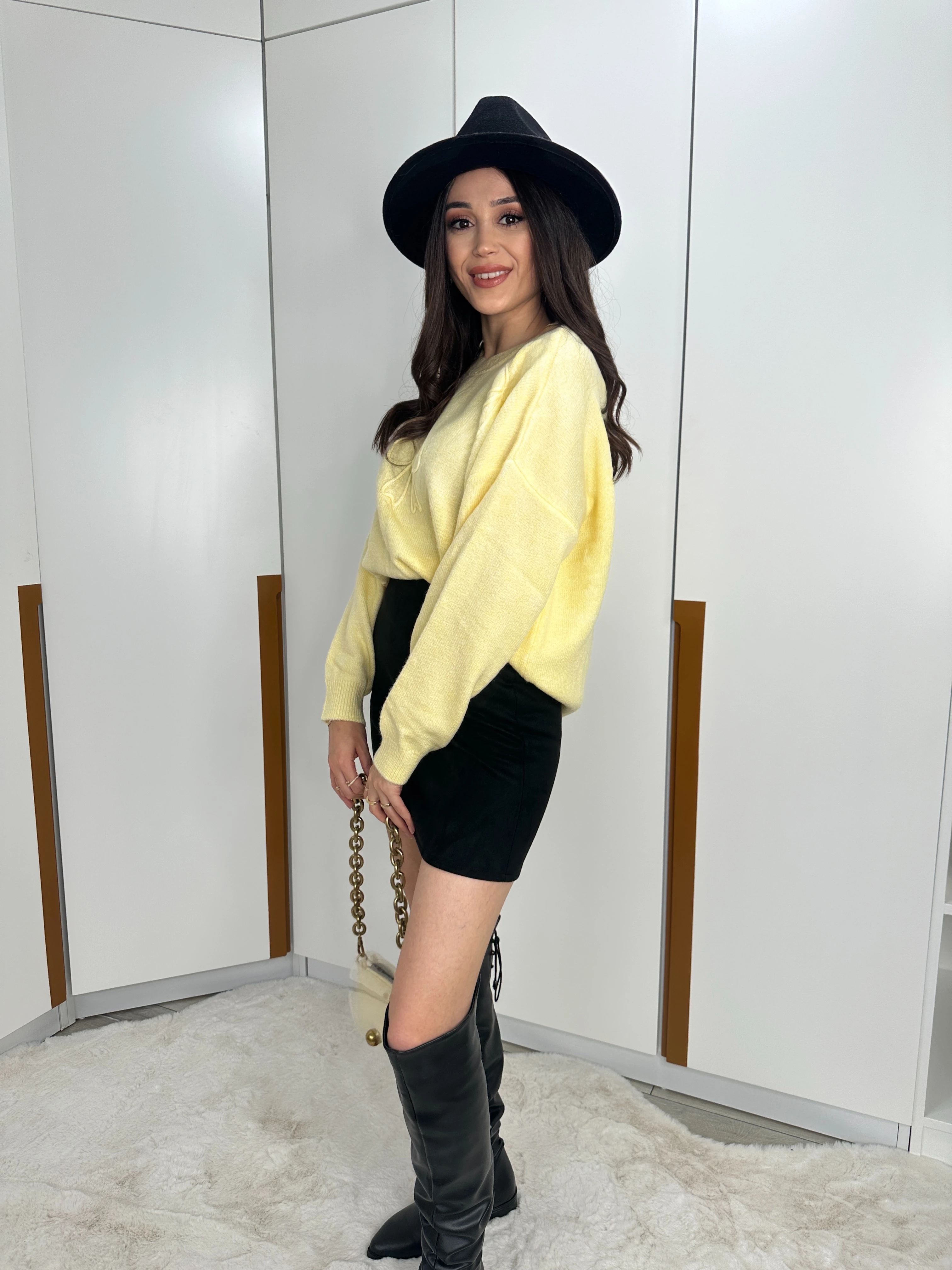 Fiyonk Detaylı Triko Kazak 