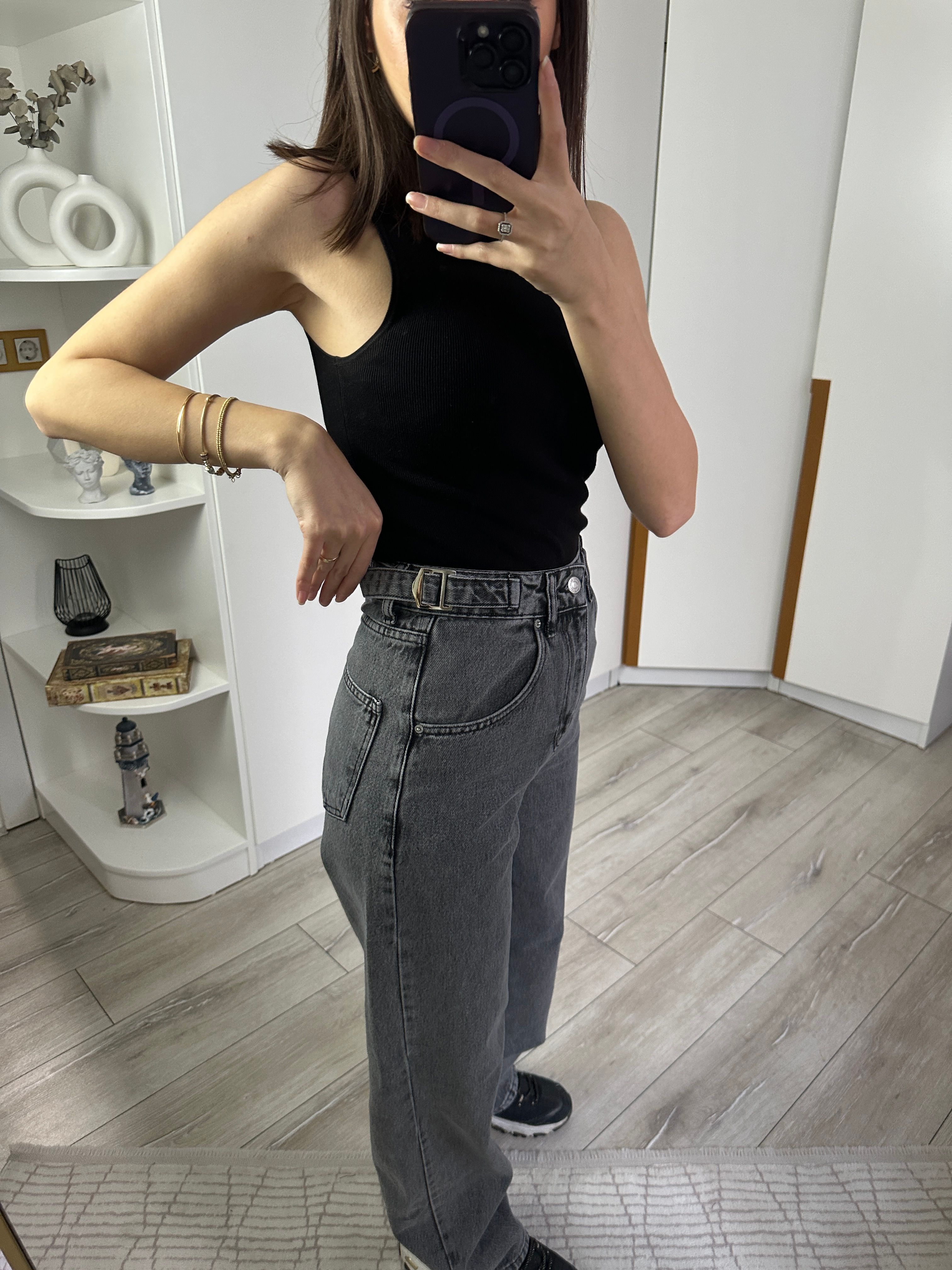 Kemer Detaylı Jean 