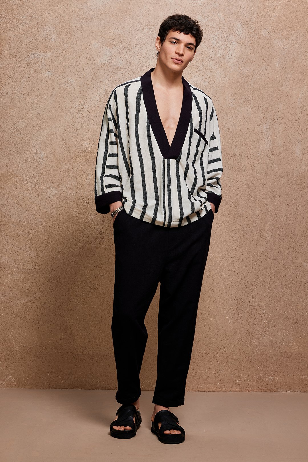 Noir Deep V Kaftan