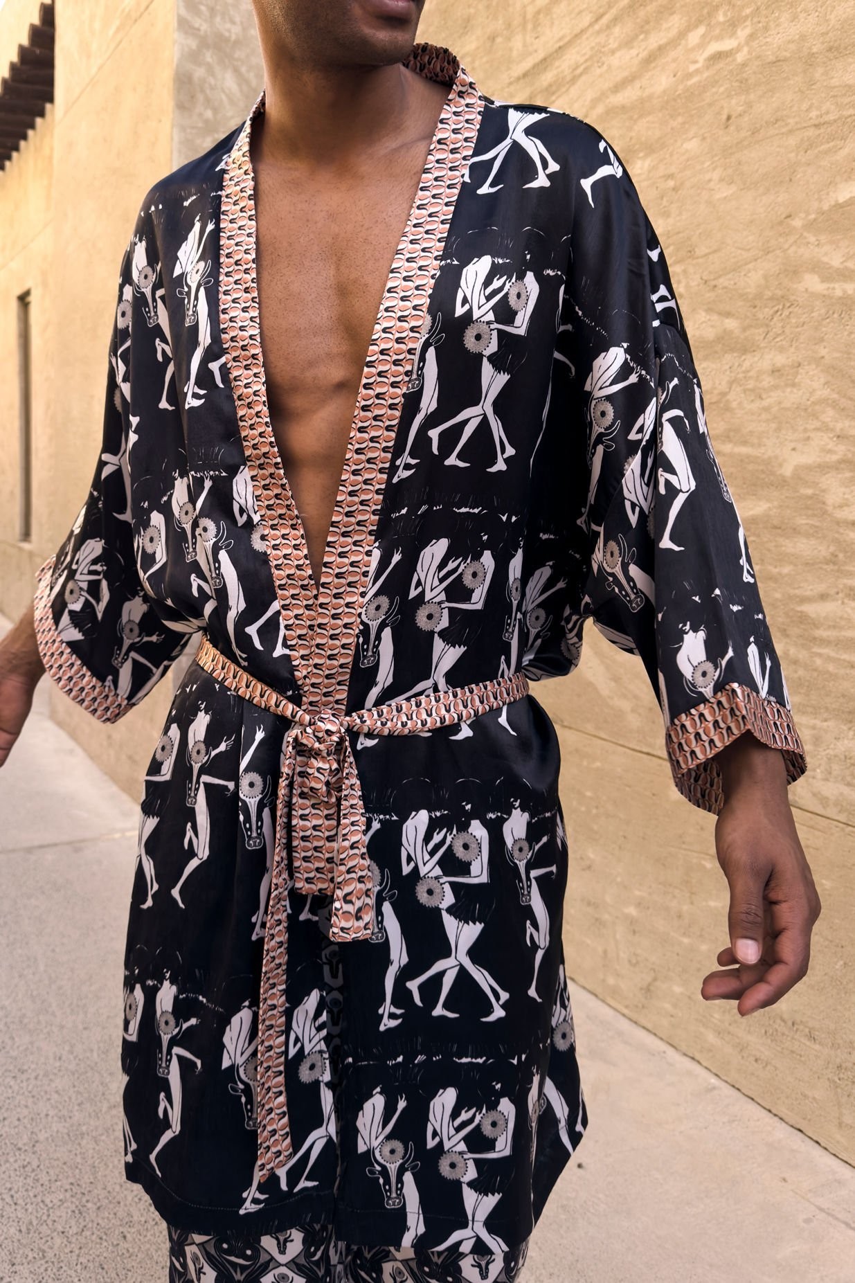  Etnik Cave Kimono