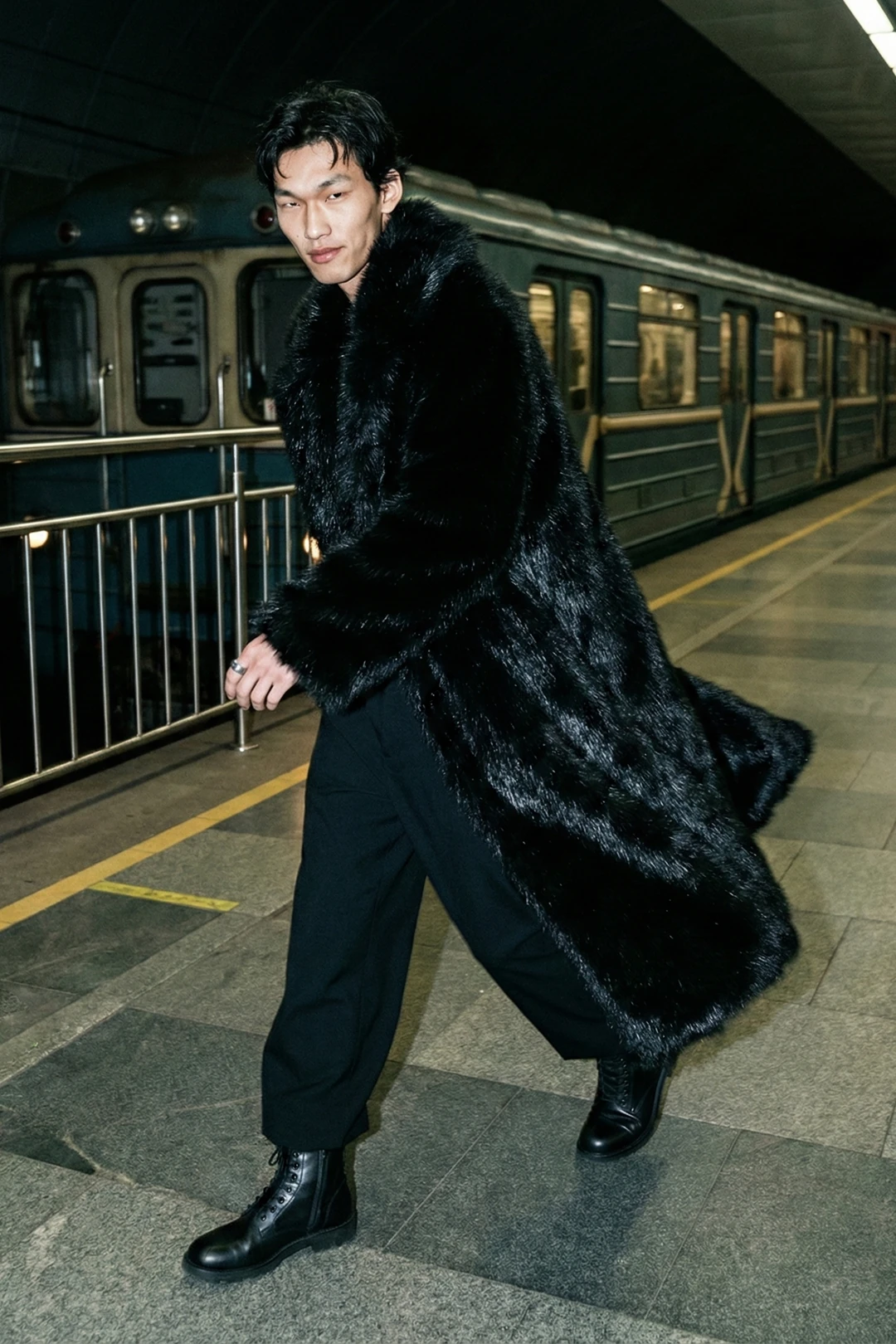 Siyah Uzun Faux Fur Ceket