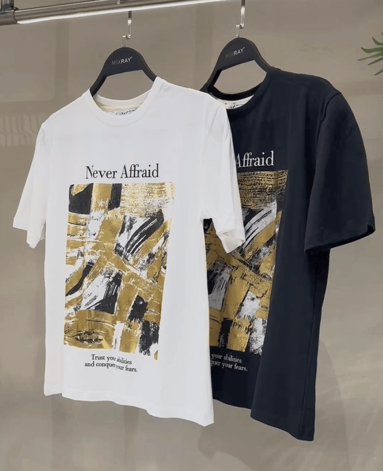 Never Affraid Yazılı Foil Desenli T-Shirt