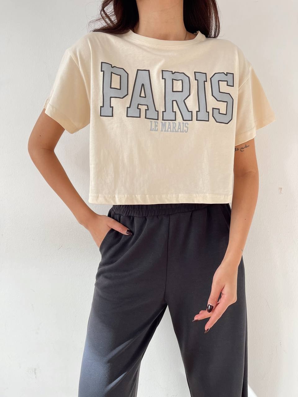 PARİS LE MARAİS BASKILI CROP T-SHİRT