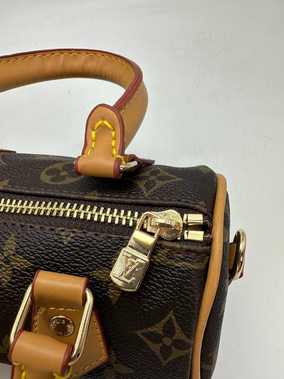 LOUIS VUITTON ÇANTA