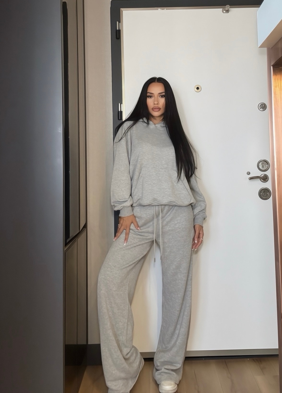 Kapüşonlu Sweatshirt ve İspanyol Paça Eşofman Takım - Gri