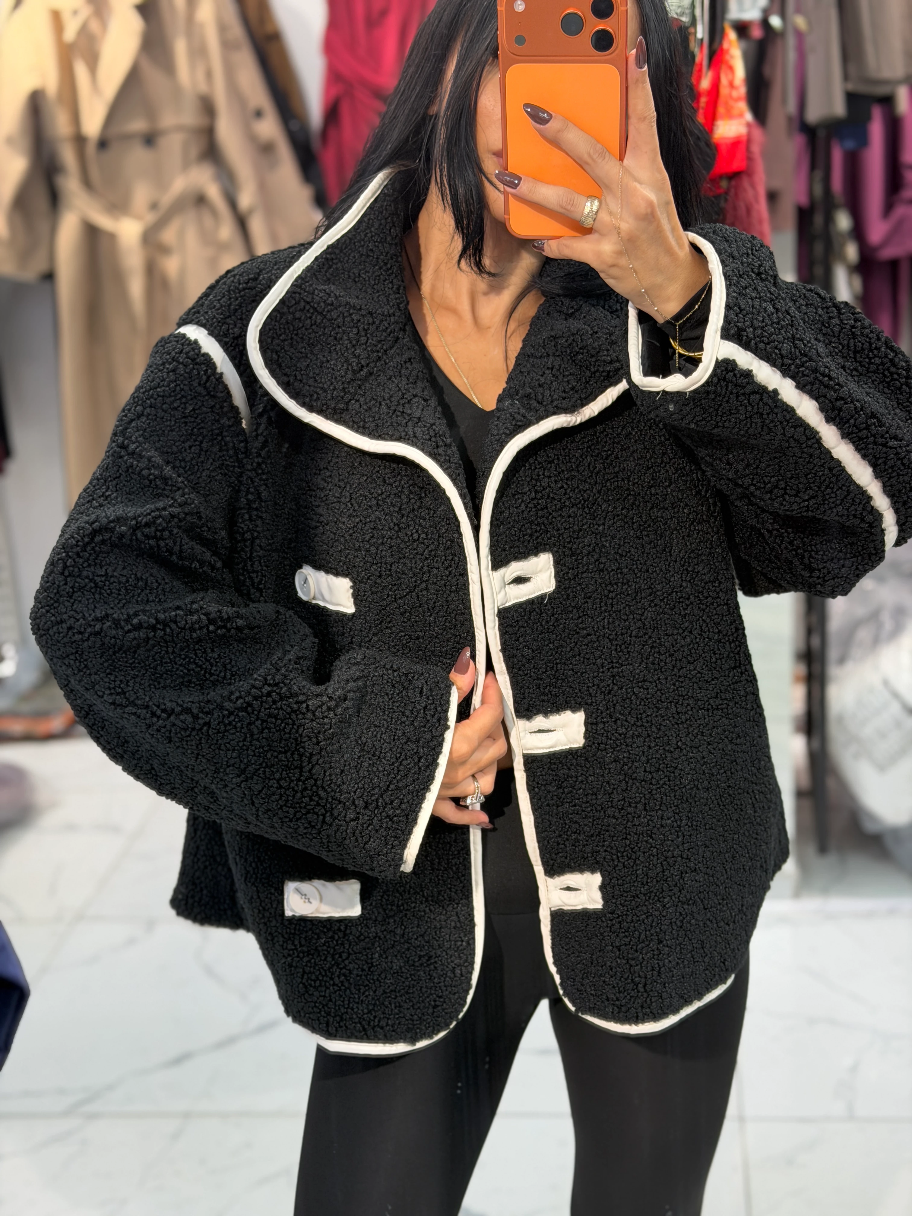 Siyah Beyaz Peluş Ceket