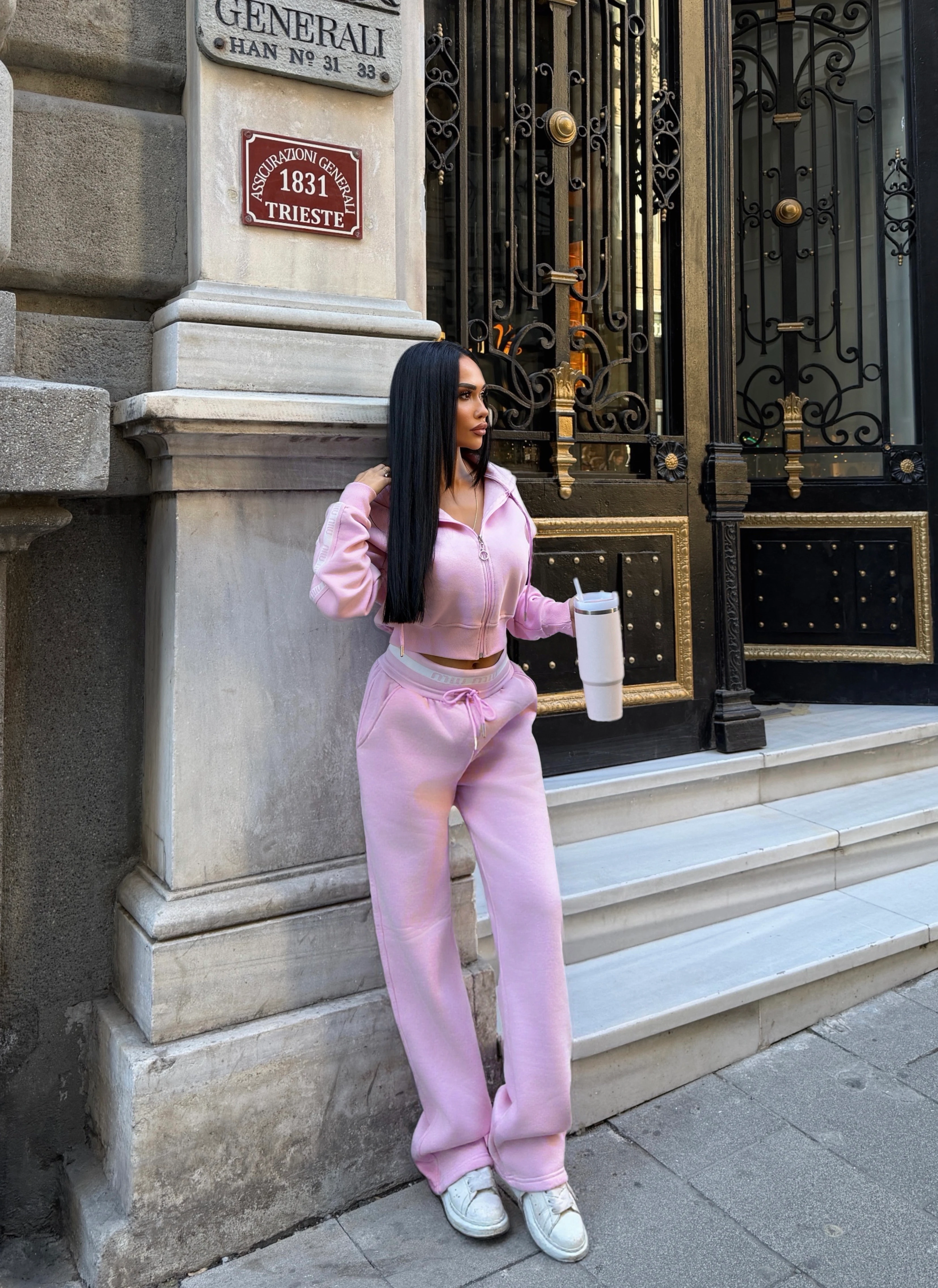 Miu Miu Pembe Şapkalı Bol Paça Eşofman Takımı