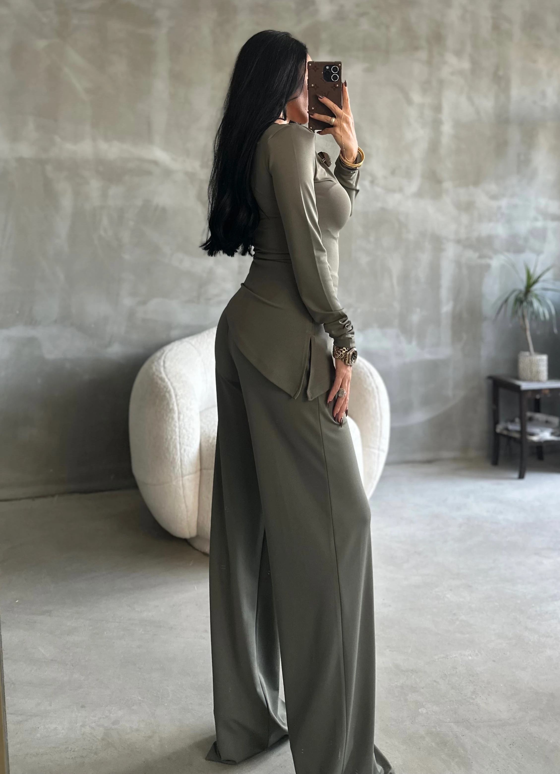 Vatkalı Asimetrik Bluz ve Pantolon Takım