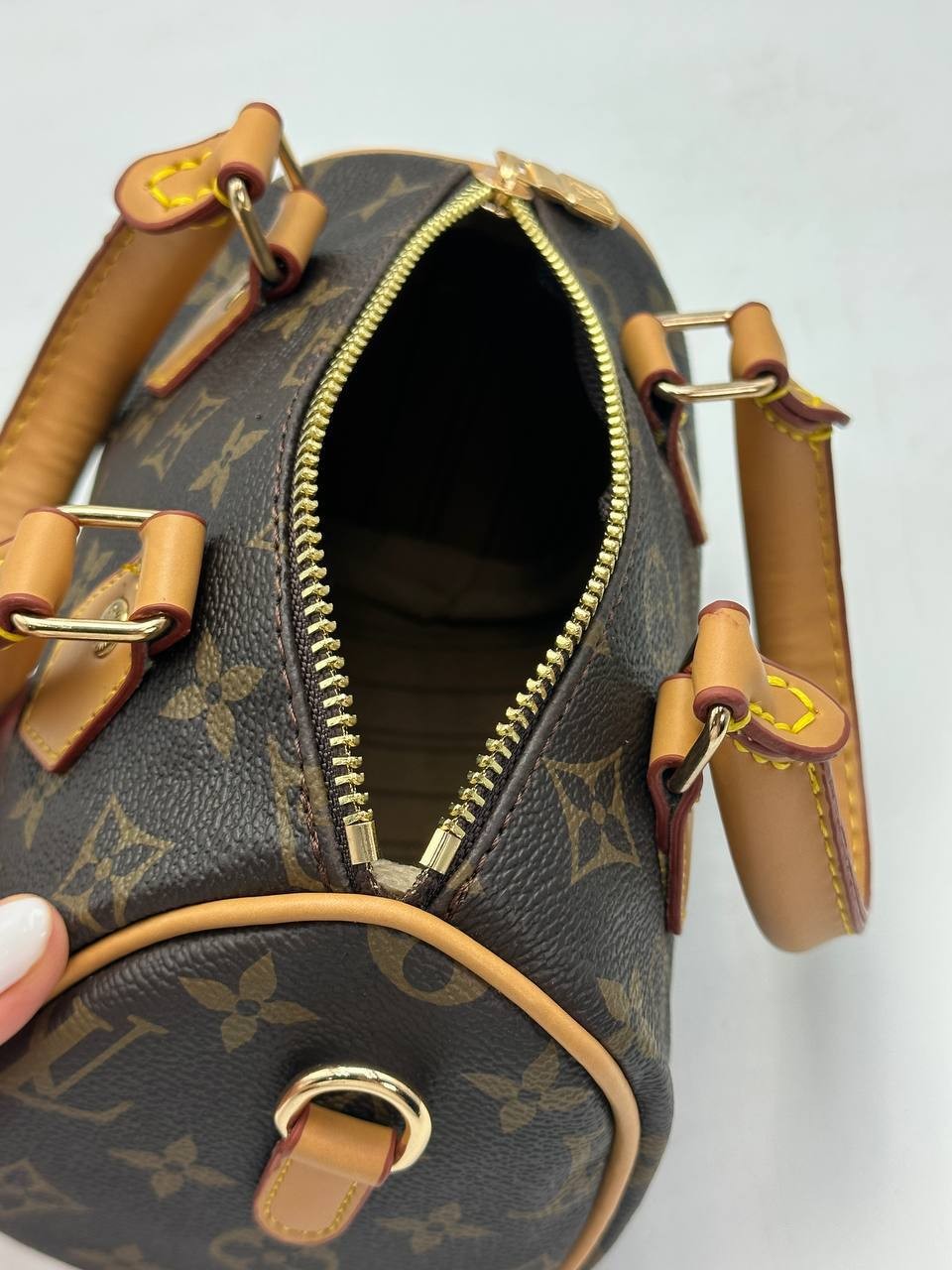 LOUIS VUITTON ÇANTA