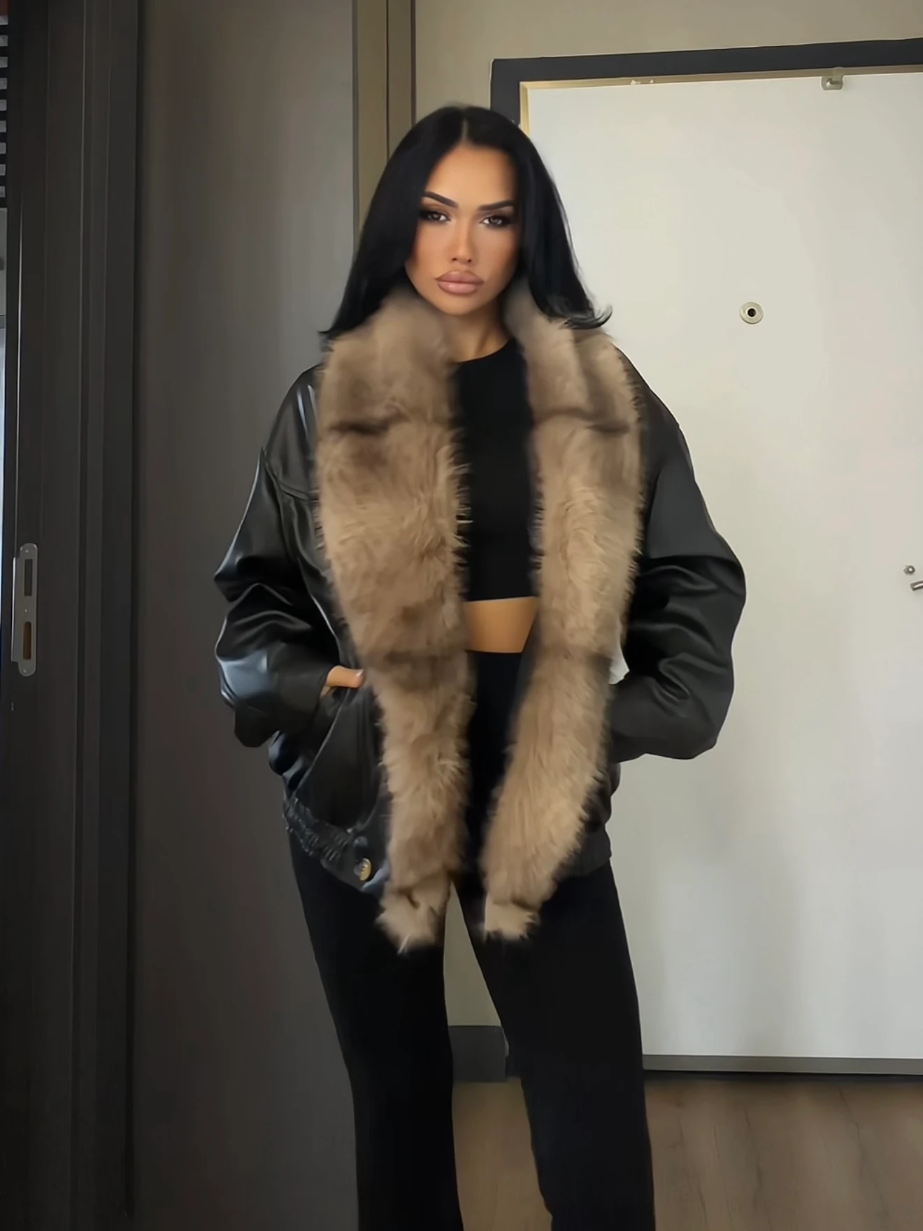 Noir Kürk Detaylı Deri Ceket