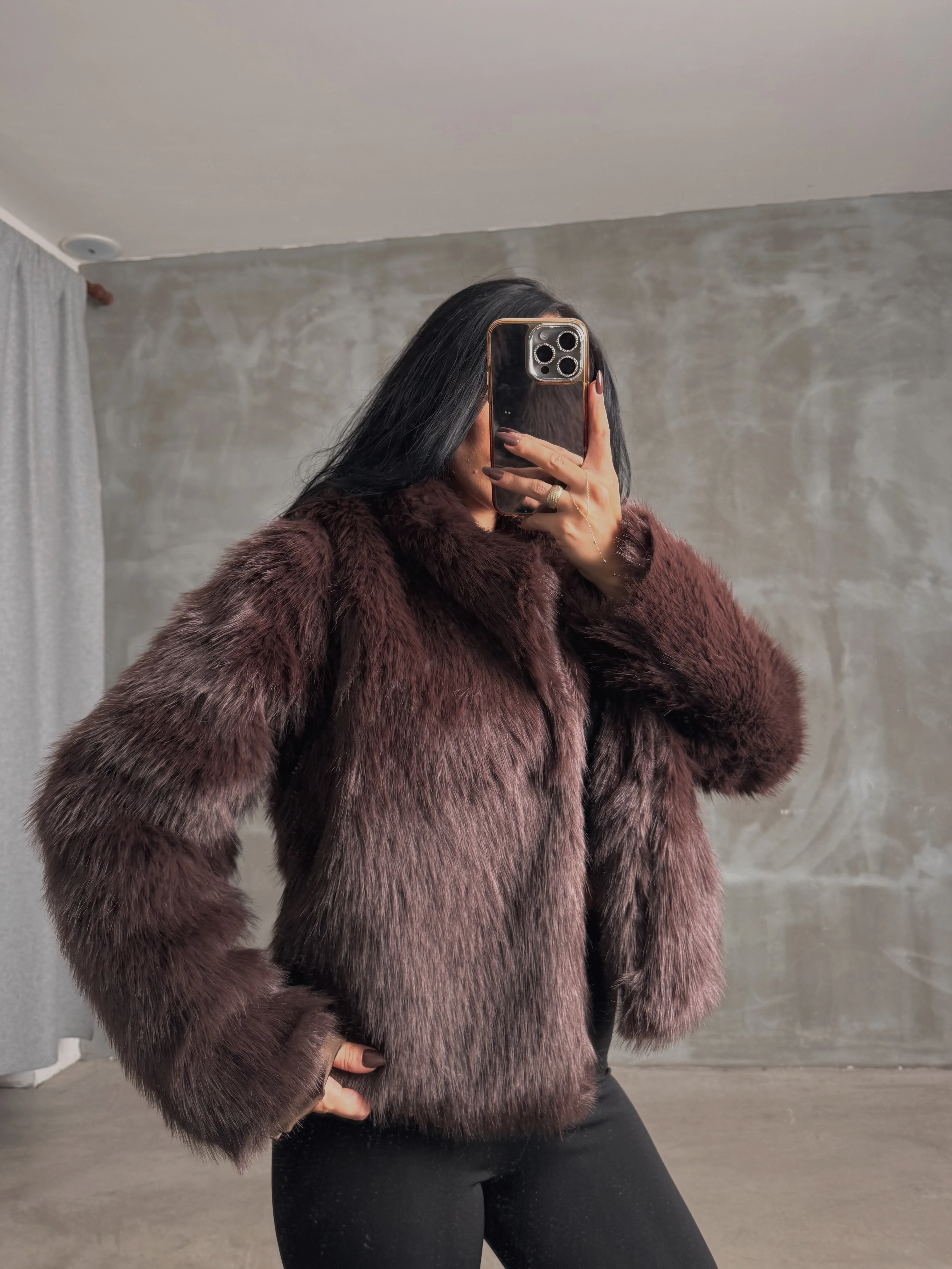 Düz Yakalı Kahverengi Kısa Kürk