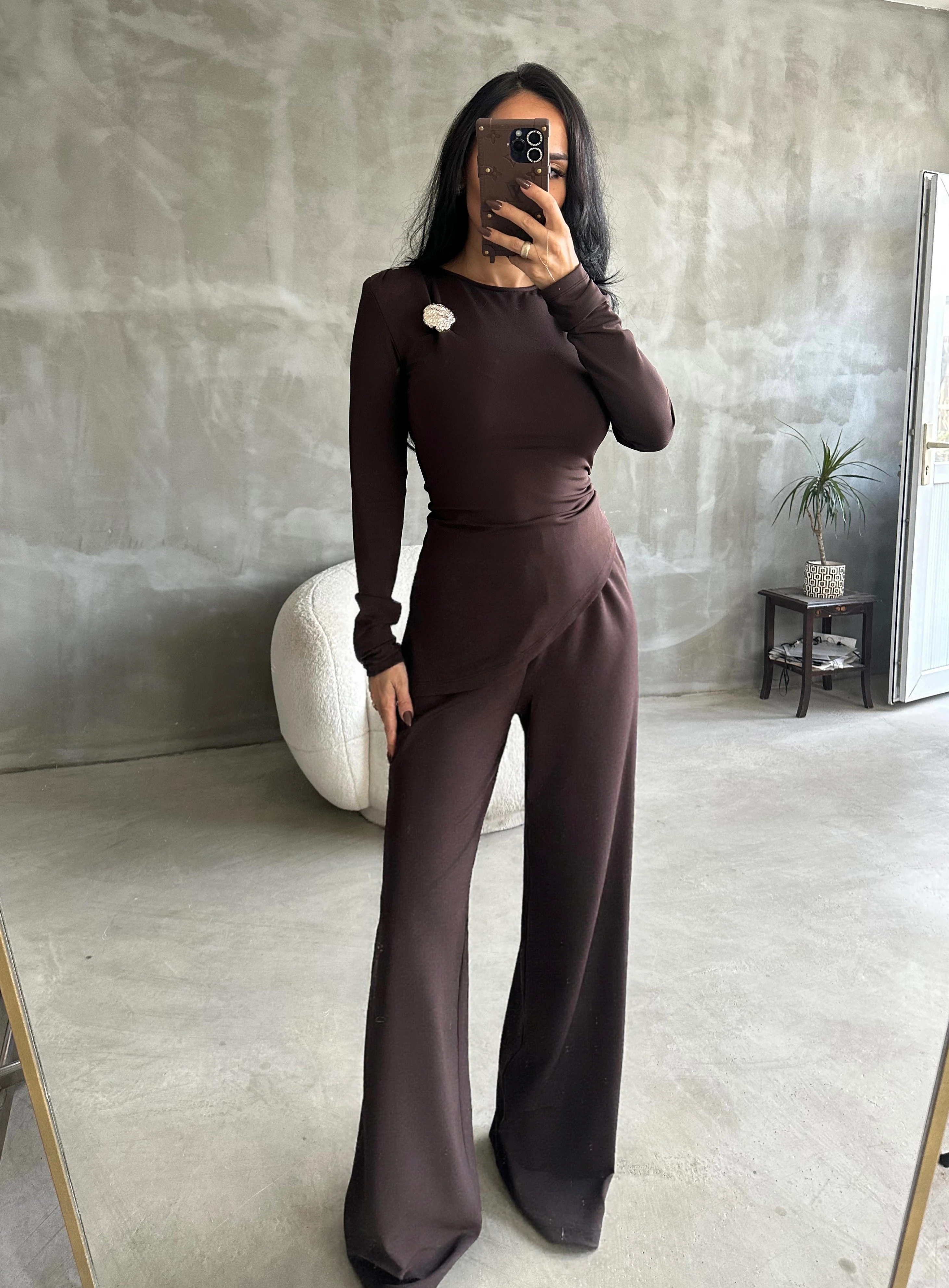 Vatkalı Asimetrik Bluz ve Pantolon Takım - Kahverengi